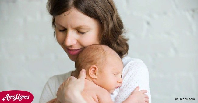 6 things to keep in mind when visiting a breastfeeding mother