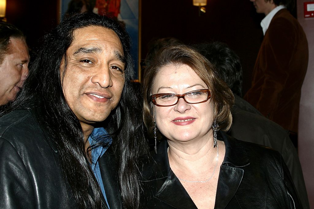  Josiane Balasko et son mari George Aguilar à Paris, France, le 31 janvier 2005. | Photo : Getty Images