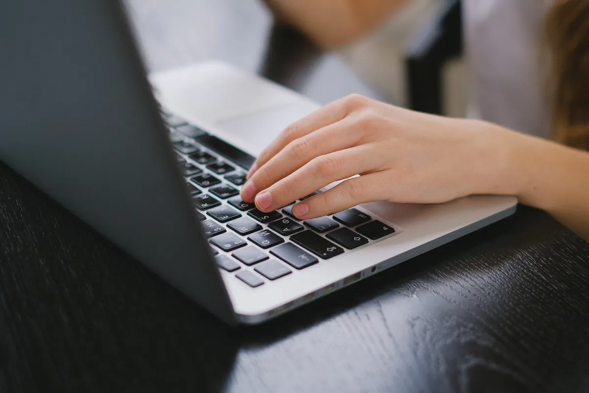 Cheryl n'a pas répondu à mes e-mails après que je lui ai viré l'argent | Source : Pexels