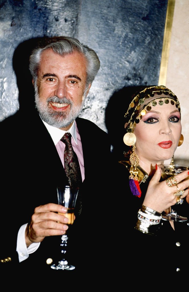 José Tous Barberán y la actriz Sara Montiel el 01 de enero de 1991 en Madrid, España. | Foto: Getty Images