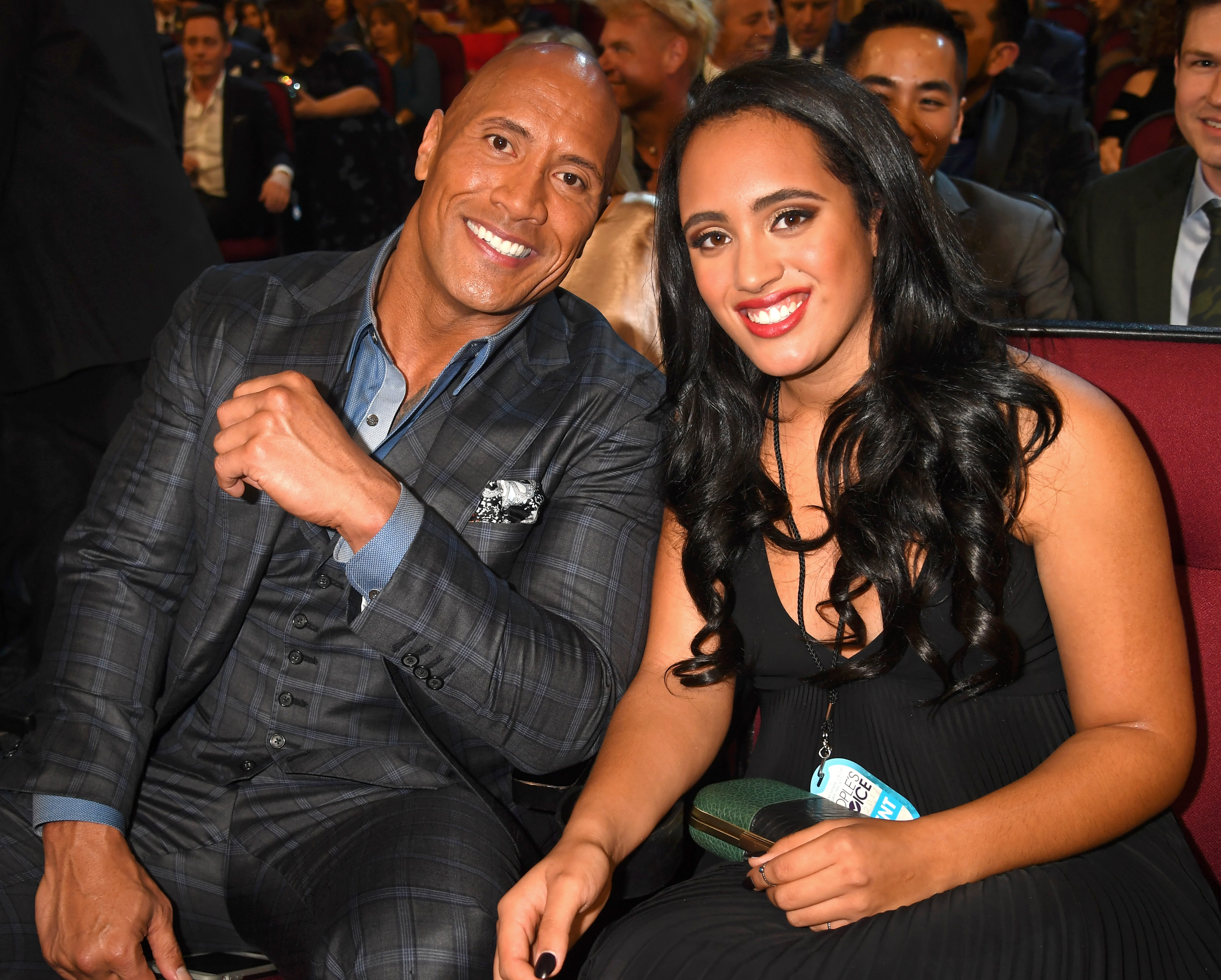 Dwayne and Simone Johnson attend the People's Choice Awards 2017 on January 18, 2017 | Source: Getty Images