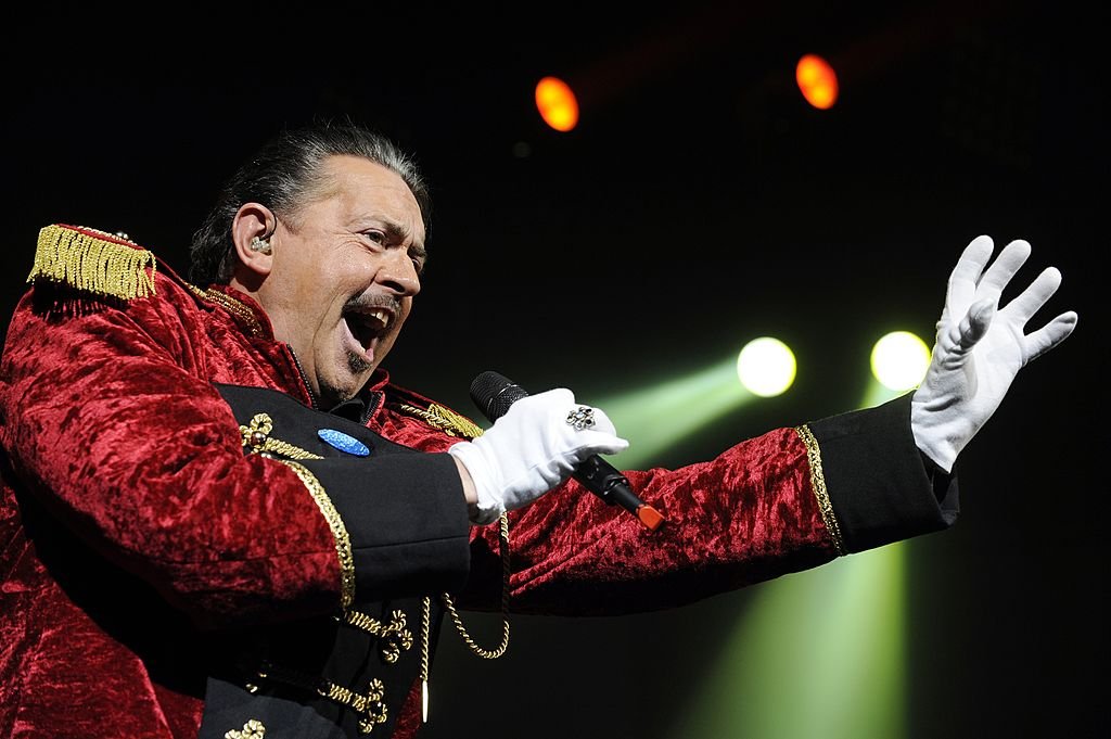 Eric Morena à la Dream Party 80e à l'Arena de Genève, en Suisse, le 24 octobre 2009. | Photo : Getty Images