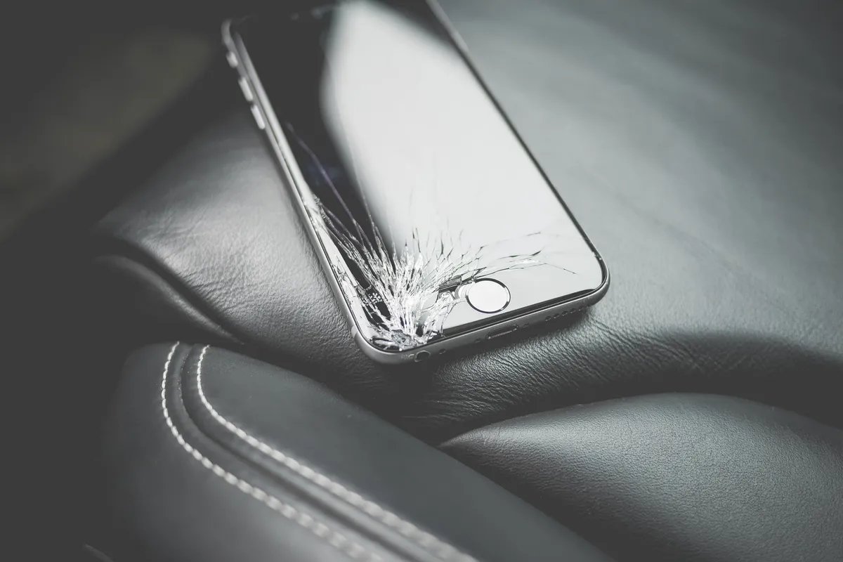 L'homme a brisé le téléphone d'Amy pour qu'elle ne contacte personne | Photo : Pexels