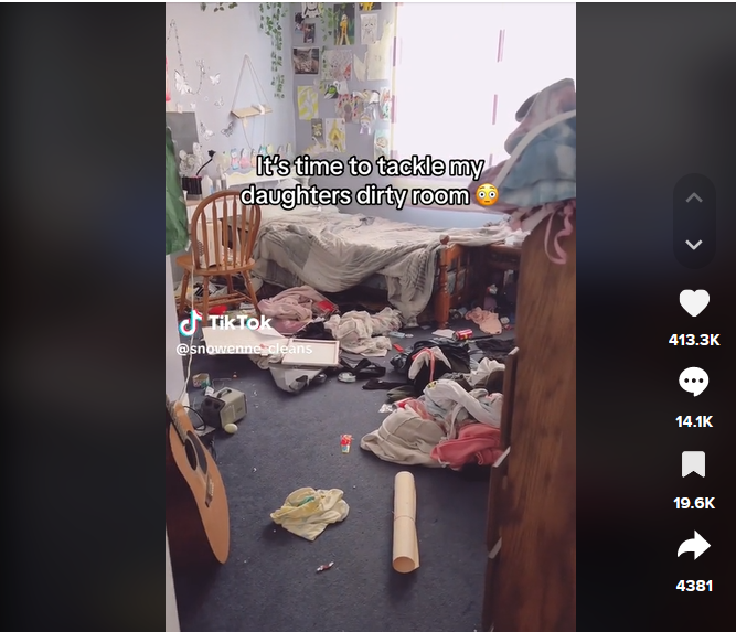 Das schmutzige Zimmer von Snowennes jugendlicher Tochter | Quelle: tiktok.com/@snowenne_cleans