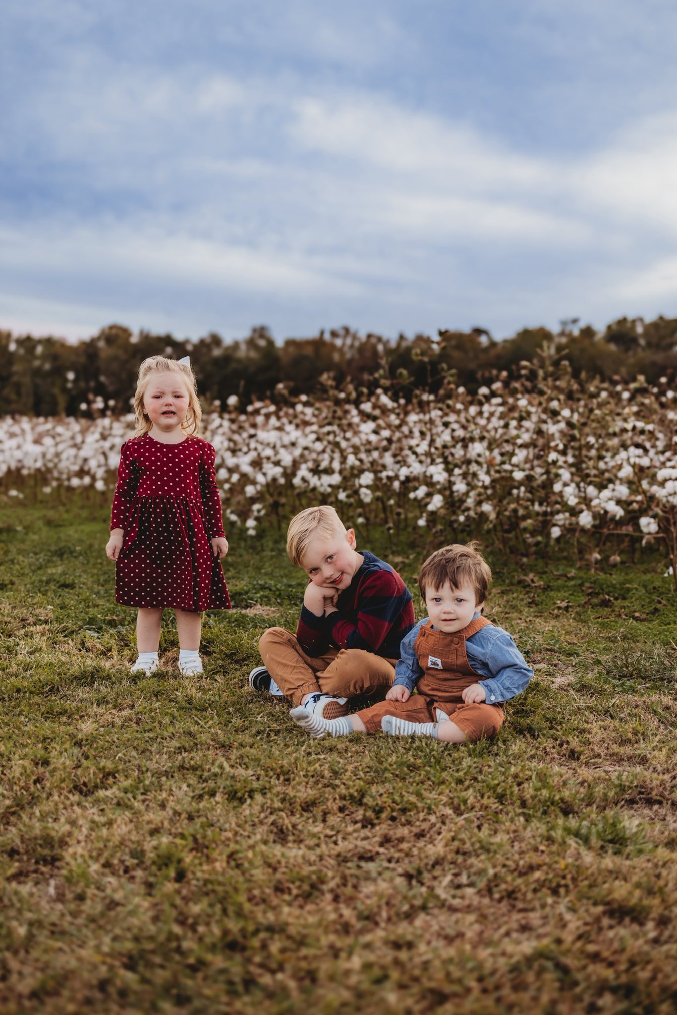 Ila Mae, Jaxson, and Kolsie Agan seen in a post dated January 1, 2026 | Source: Facebook/jasmine.dae.39