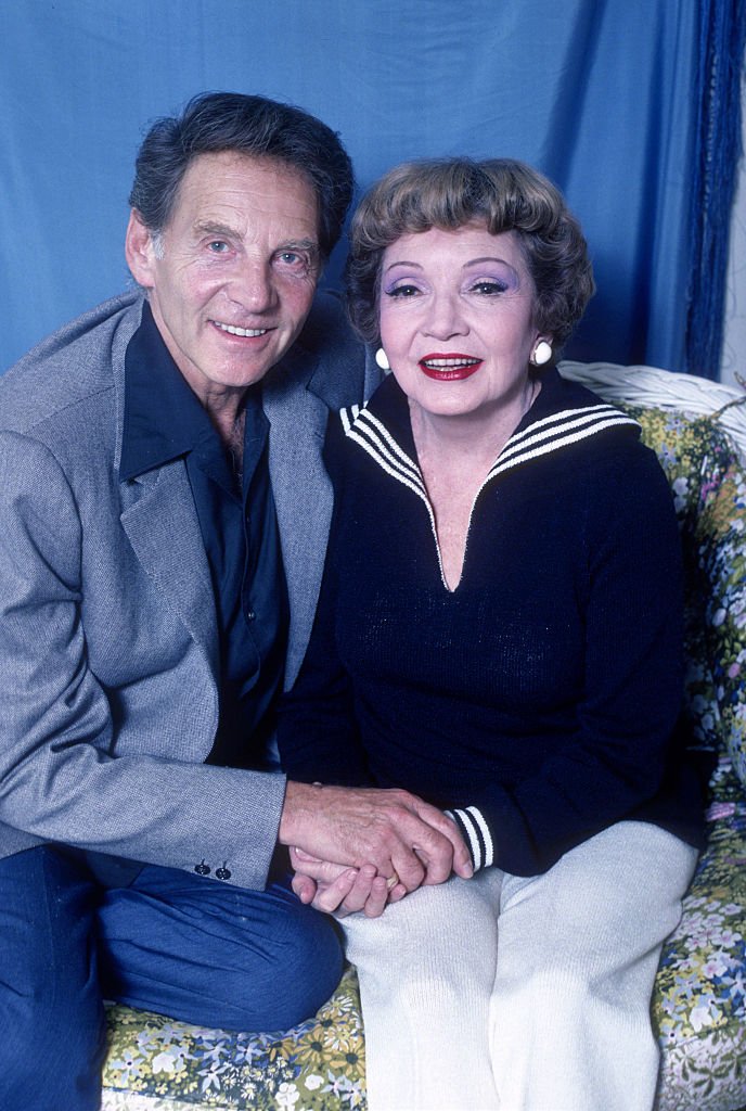 Jean-Pierre Aumont and Claudette Colbert on "A Talent For Murder" circa 1981 | Photo: Getty Images