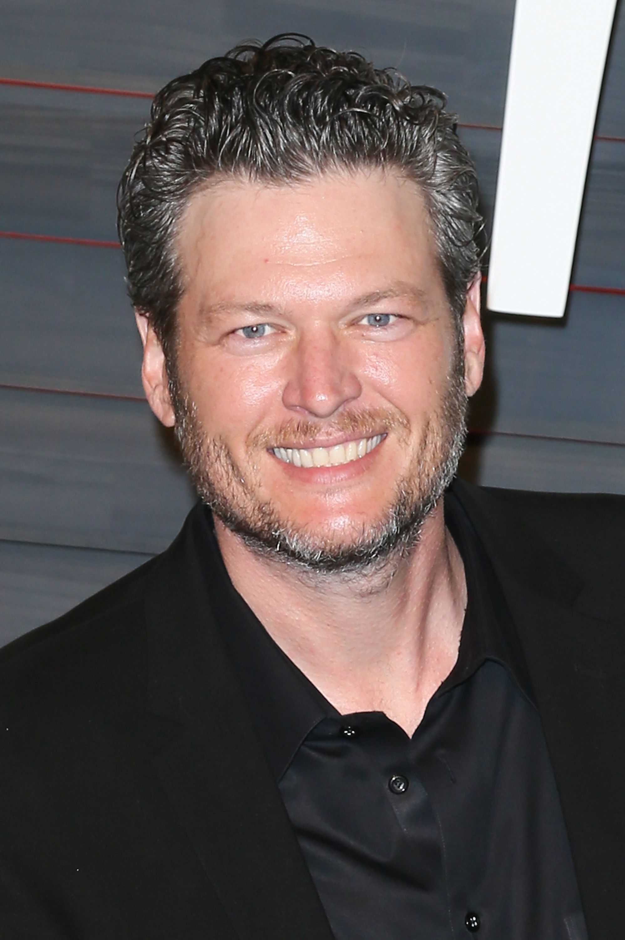 Blake Shelton arrives at the 2016 Vanity Fair Oscar Party Hosted by Graydon Carter at the Wallis Annenberg Center for the Performing Arts on February 28, 2016 in Beverly Hills, California | Photo: Getty Images