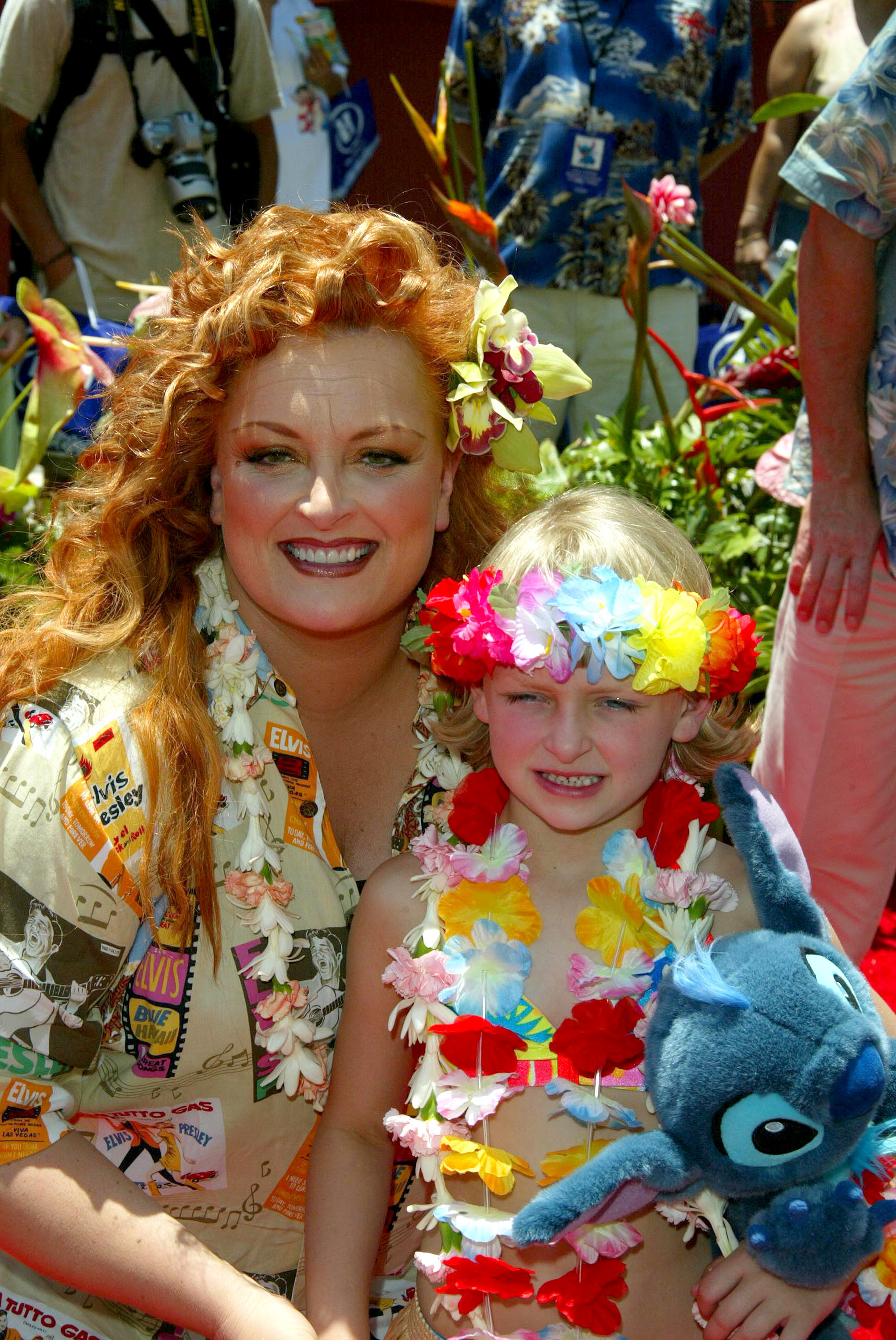 Wynonna and Grace Pauline Kelley at the "Lilo and Stitch" premiere in Hollywood, California, on June 16, 2002. | Source: Getty Images