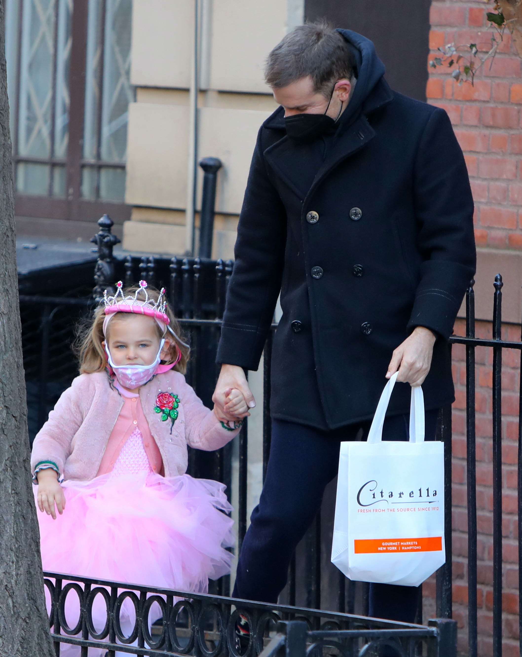 Lea De Seine Shayk Cooper and Bradley Cooper spotted out in New York City on March 19, 2021. | Source: Getty Images