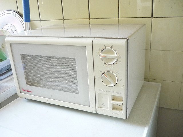 Un four à micro-ondes. l Source: Flickr Un four à micro-ondes. l Source: Flickr