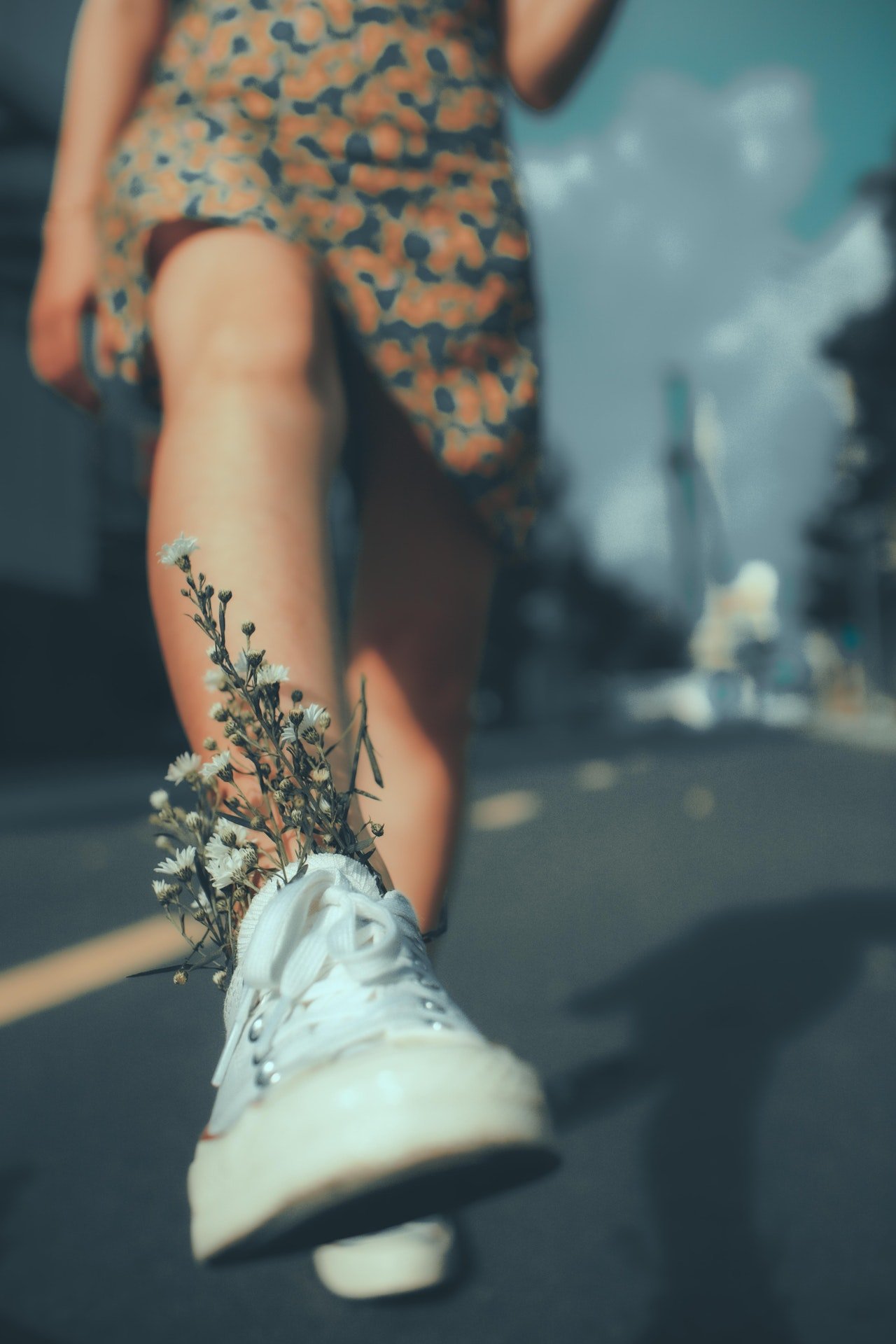 Amelia was delighted by the work the man did on her shoes, and she decided to do something with the picture she had taken. | Source: Pexels