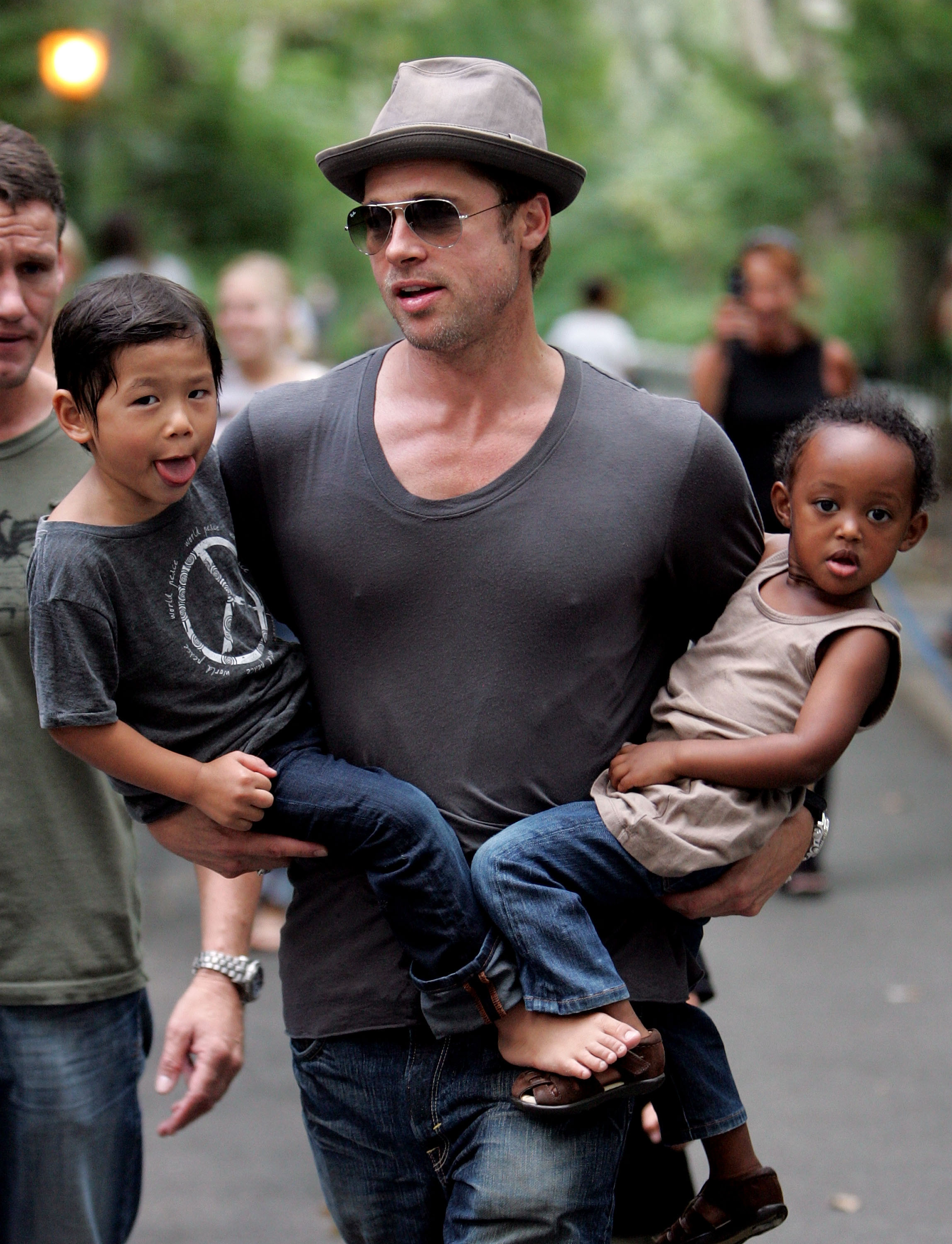 Brad Pitt visits playground with children Zahara Jolie-Pitt, Pax Jolie-Pitt and Maddox Jolie-Pitt in New York City on August 26, 2007 | Source: Getty Images