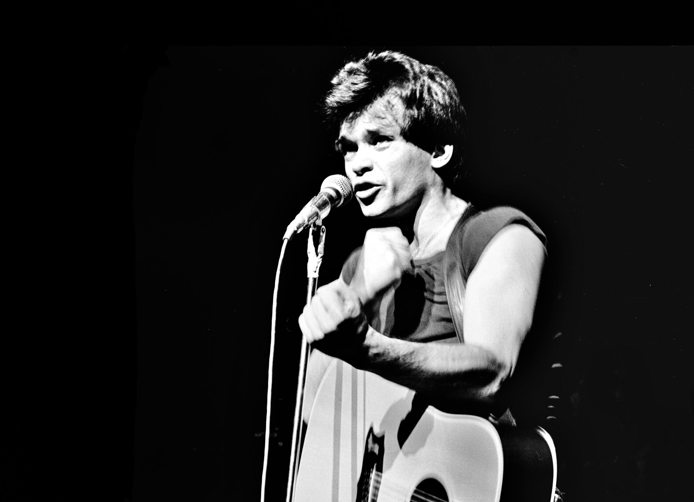 The Grammy Award Winner performing on stage at the Hammersmith Odeon, London, England, in 1978. | Source: Getty Images