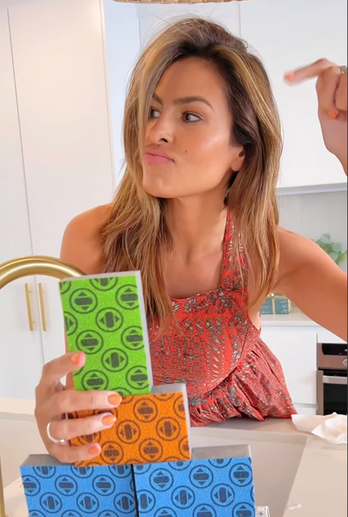 Eva Mendes in her kitchen, from a video dated March 13, 2024 | Source: Instagram/evamendes