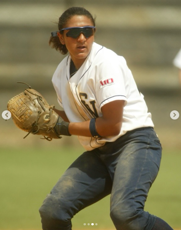 Elana Meyers Taylor plays collegiate softball during her time at George Washington University | Source: Instagram/ncaasoftball