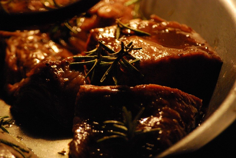 The roast beef the mother cooked. | Photo: pixabay.com