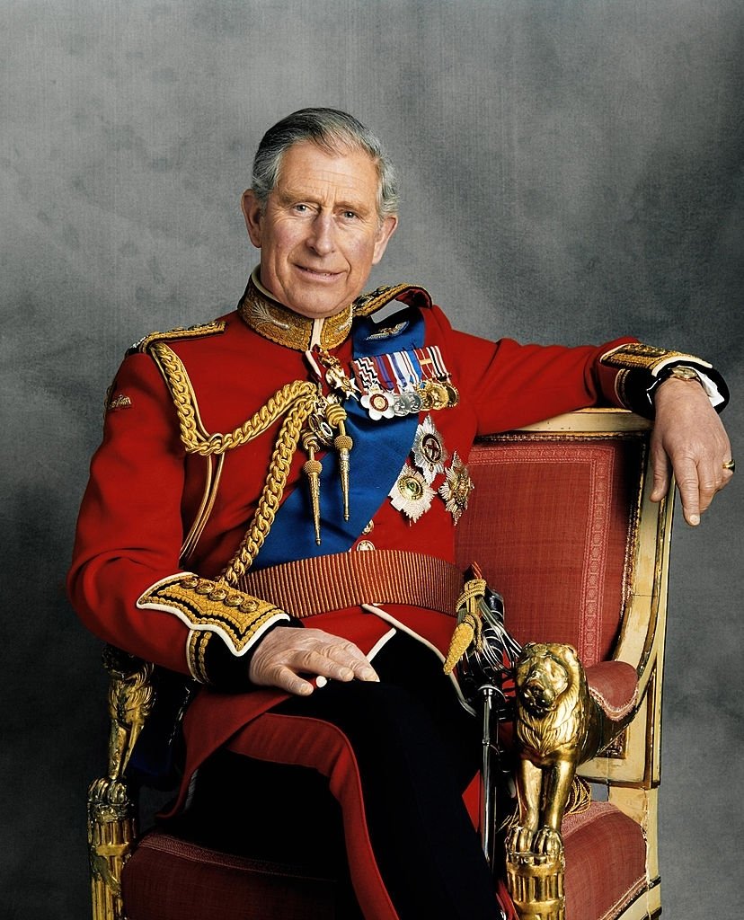 LONDRES, 13 NOVEMBRE : le prince Charles, prince de Galles, pose pour un portrait officiel à l'occasion de son 60e anniversaire, photo prise le 13 novembre 2008 à Londres, en Angleterre. | Photo : Getty Images