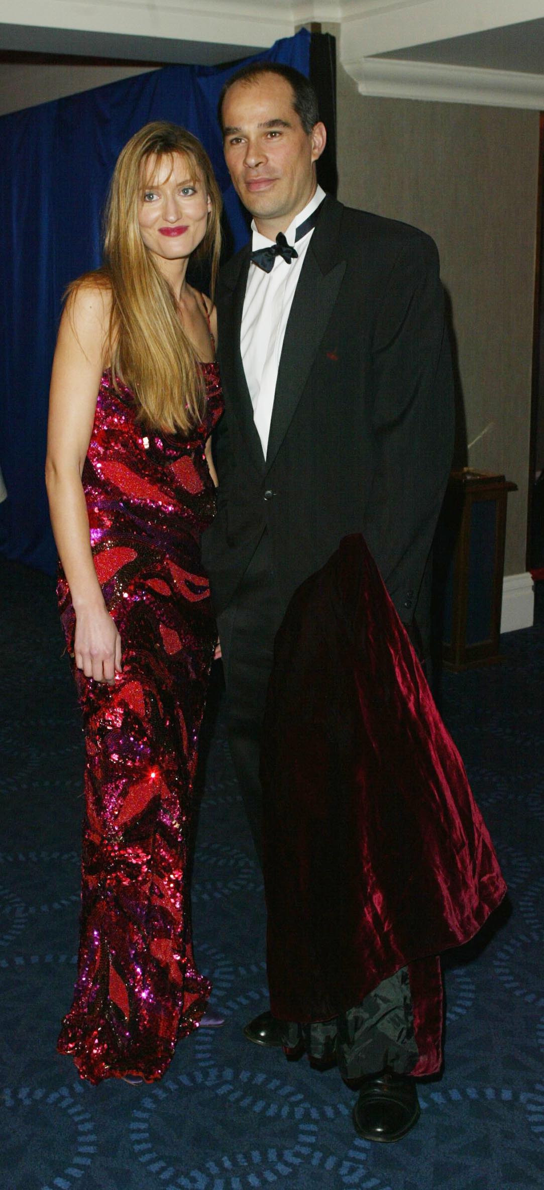 Natascha McElhone and husband Martin Kelly on February 24, 2002 in London | Source: Getty Images 