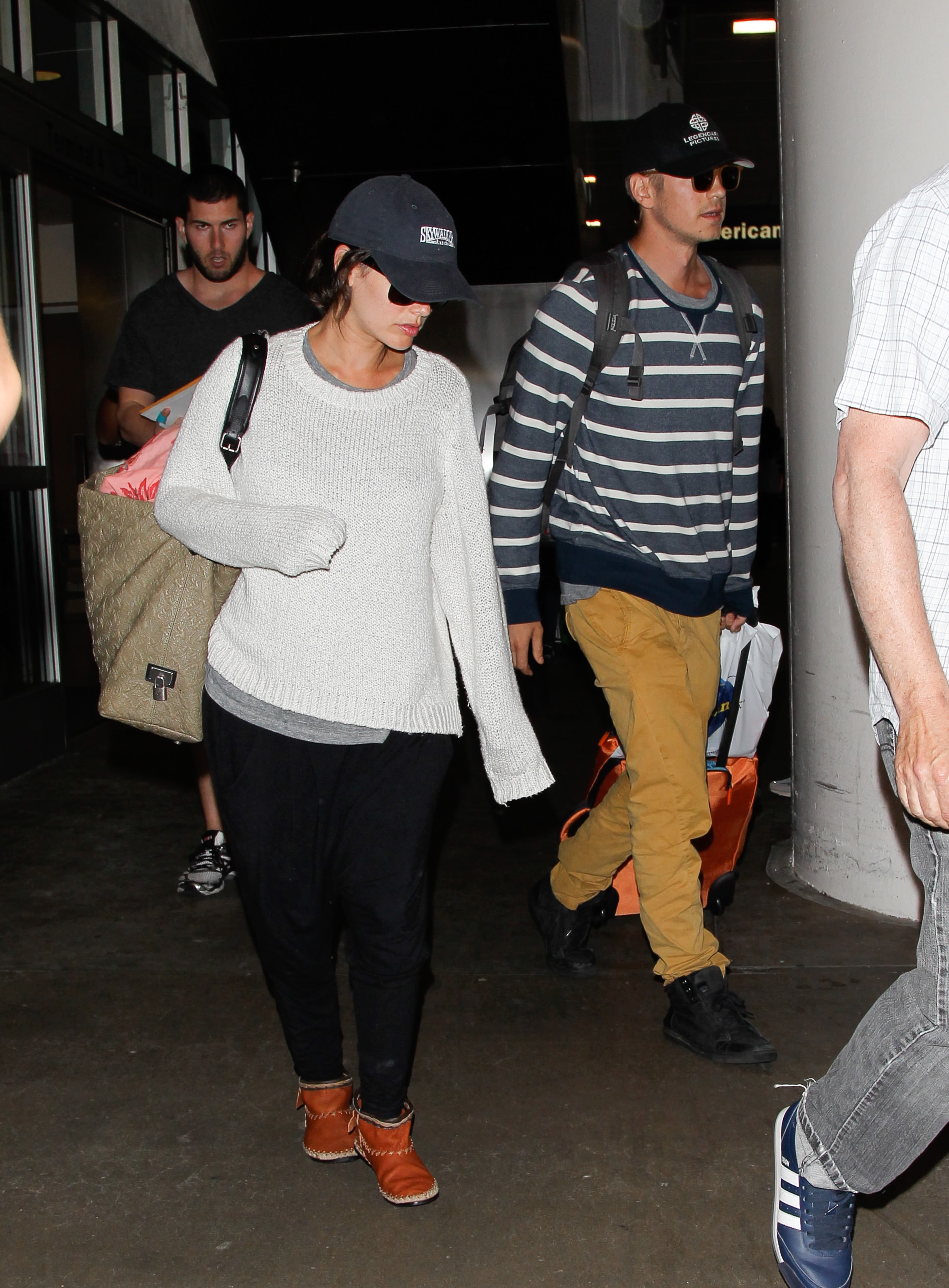 Rachel Bilson and Hayden Christensen spotted at LAX in Los Angeles, California on June 19, 2014. | Source: Getty Images