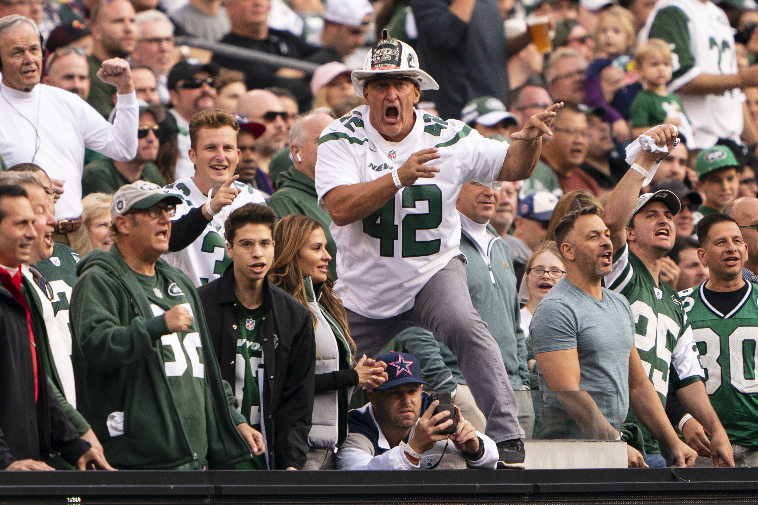 Fans cheer during the first half of the Dallas Cowboys vs. New York Jets game at MetLife Stadium on October 13, 2019 | Source: Getty Images