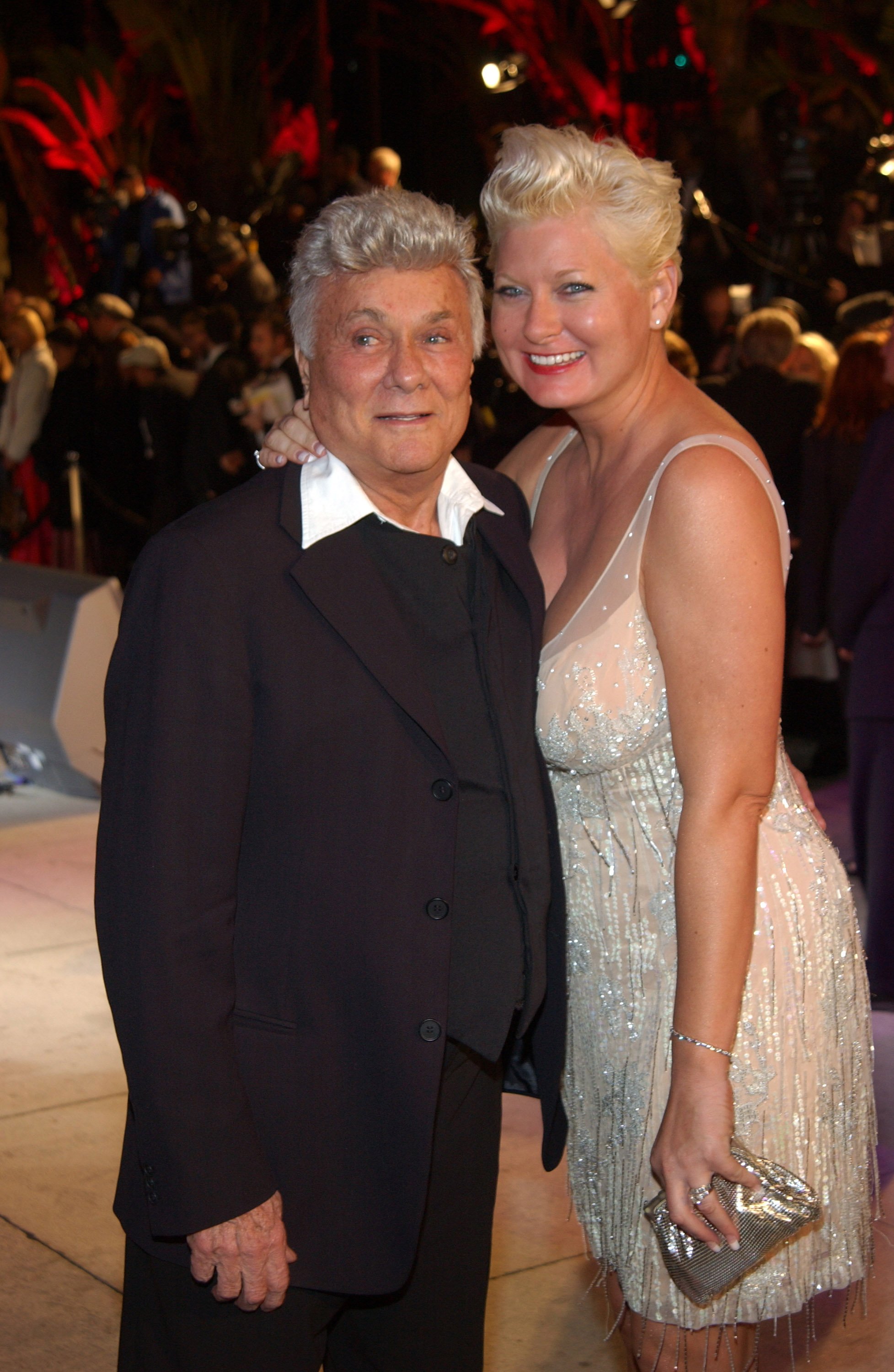 Tony Curtis and Jill Vandenberg at a Vanity Fair Oscar Party at Mortons in Beverly Hills, California on February 29, 2004 | Source: Getty Images