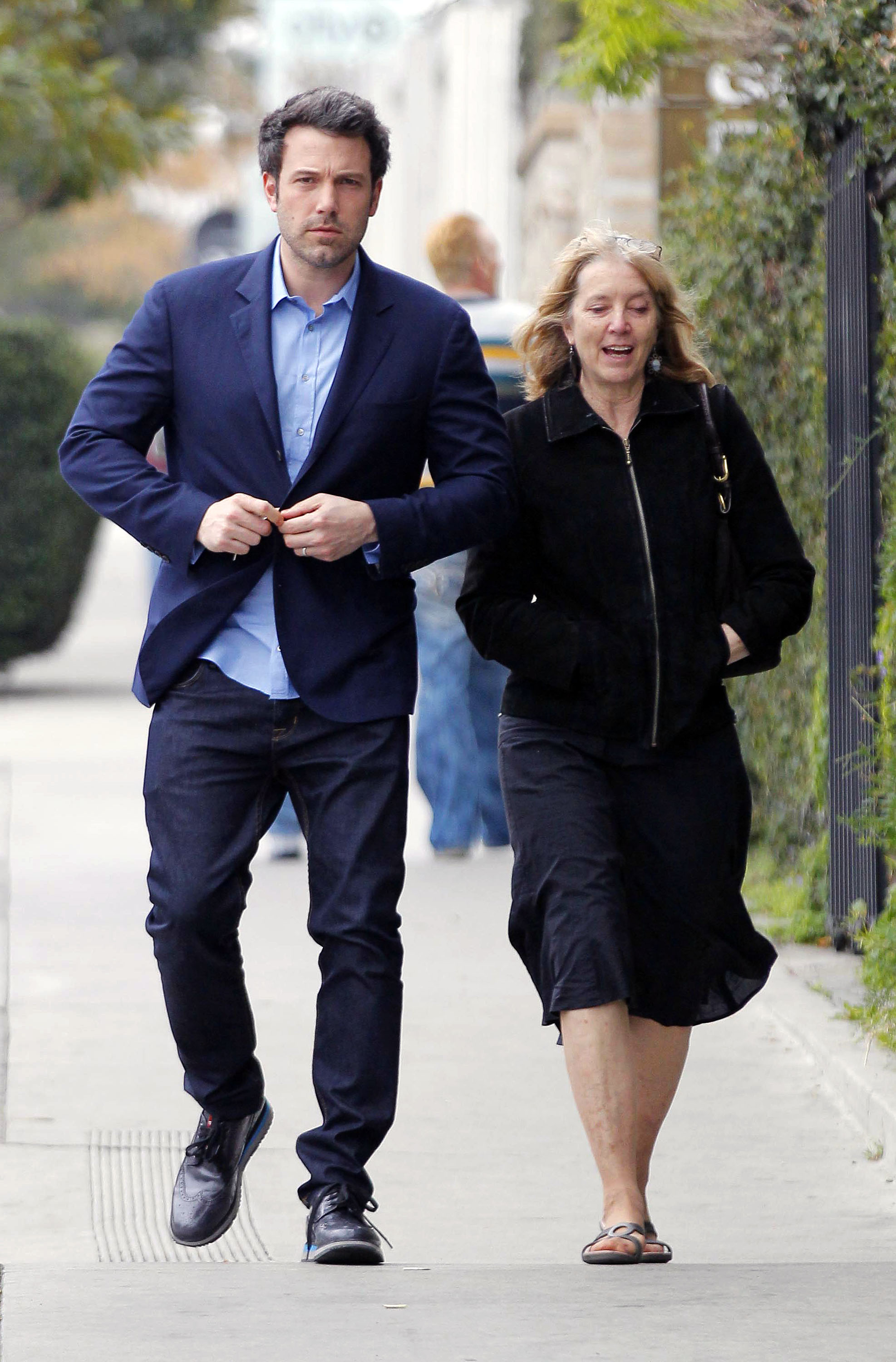 She supported his acting dreams throughout his career. In this photo, he and his mother were seen heading to the Geffen Playhouse on January 30, 2014, in Los Angeles, California. | Source: Getty Images