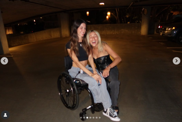 Isabelle Tate shared a joyful moment with a companion, as posted on January 23, 2025 | Source: Instagram.com/izzy.tate