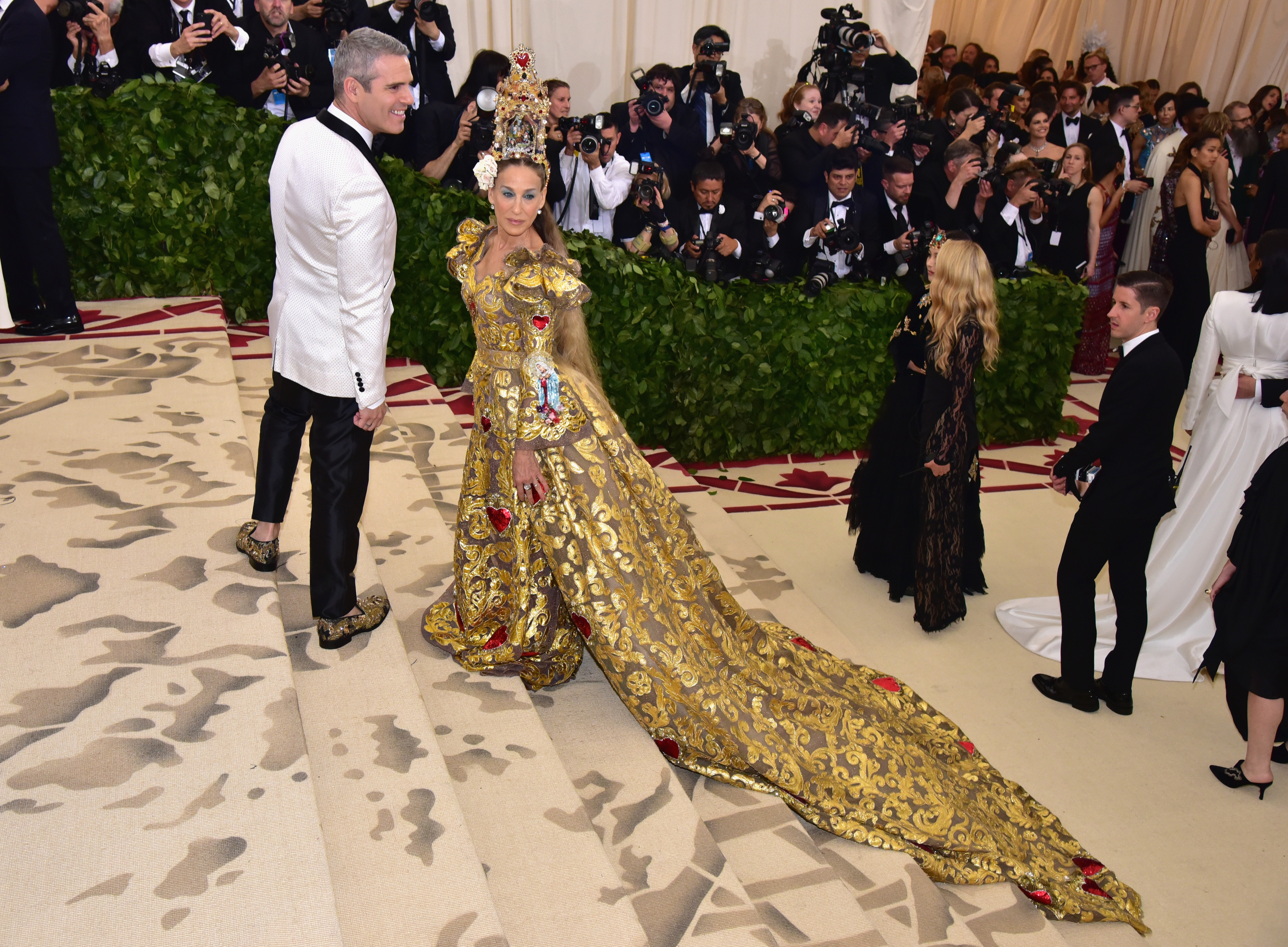Andy Cohen and Sarah Jessica Parker attend the Met Gala with the theme, "Heavenly Bodies: Fashion & The Catholic Imagination," at The Metropolitan Museum of Art on May 7, 2018, in New York City. | Source: Getty Images