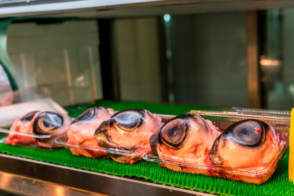 Tuna eyes in a fish market | Photo: Shutterstock