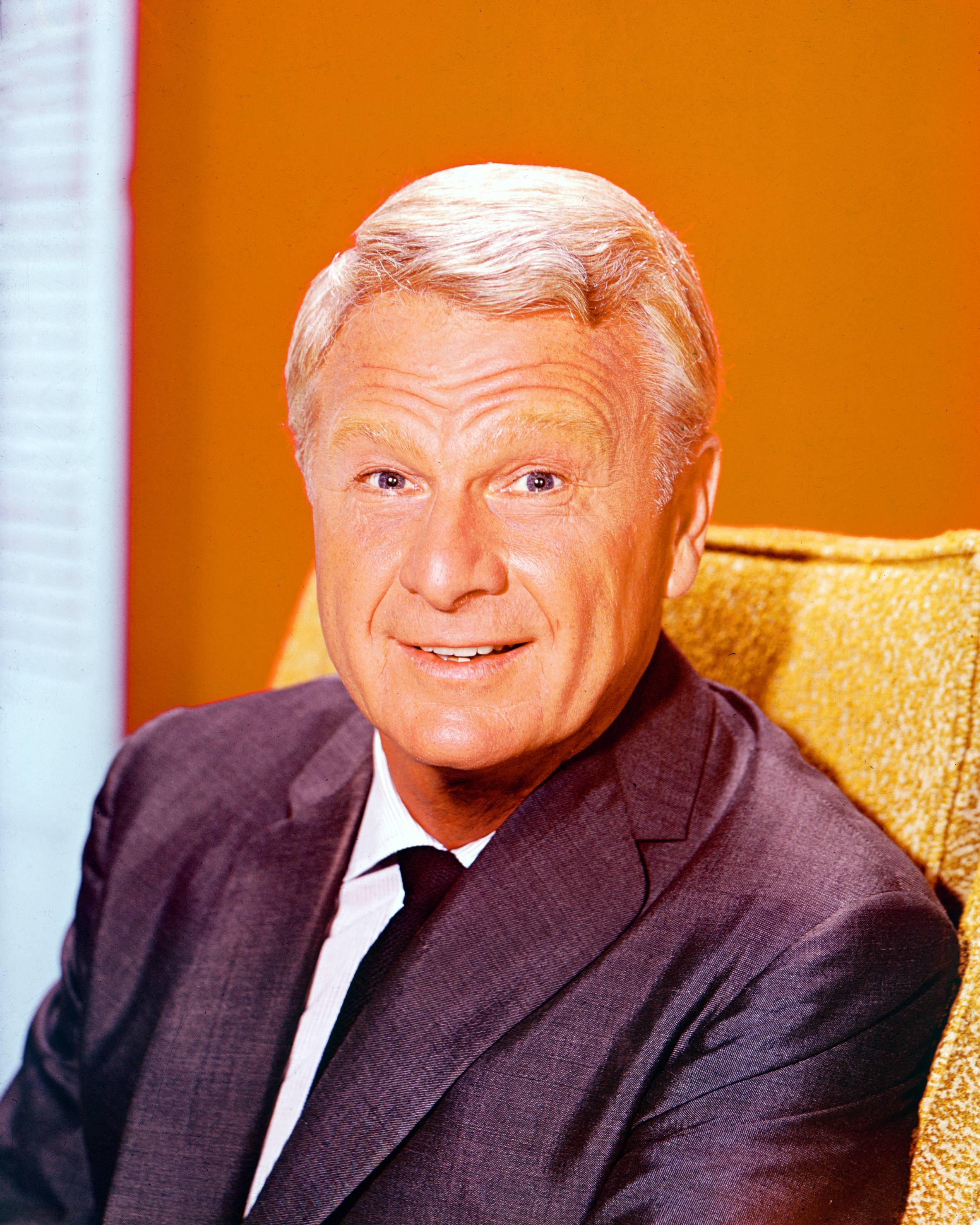 Eddie Albert in a studio portrait, circa 1955. | Source: Getty Images