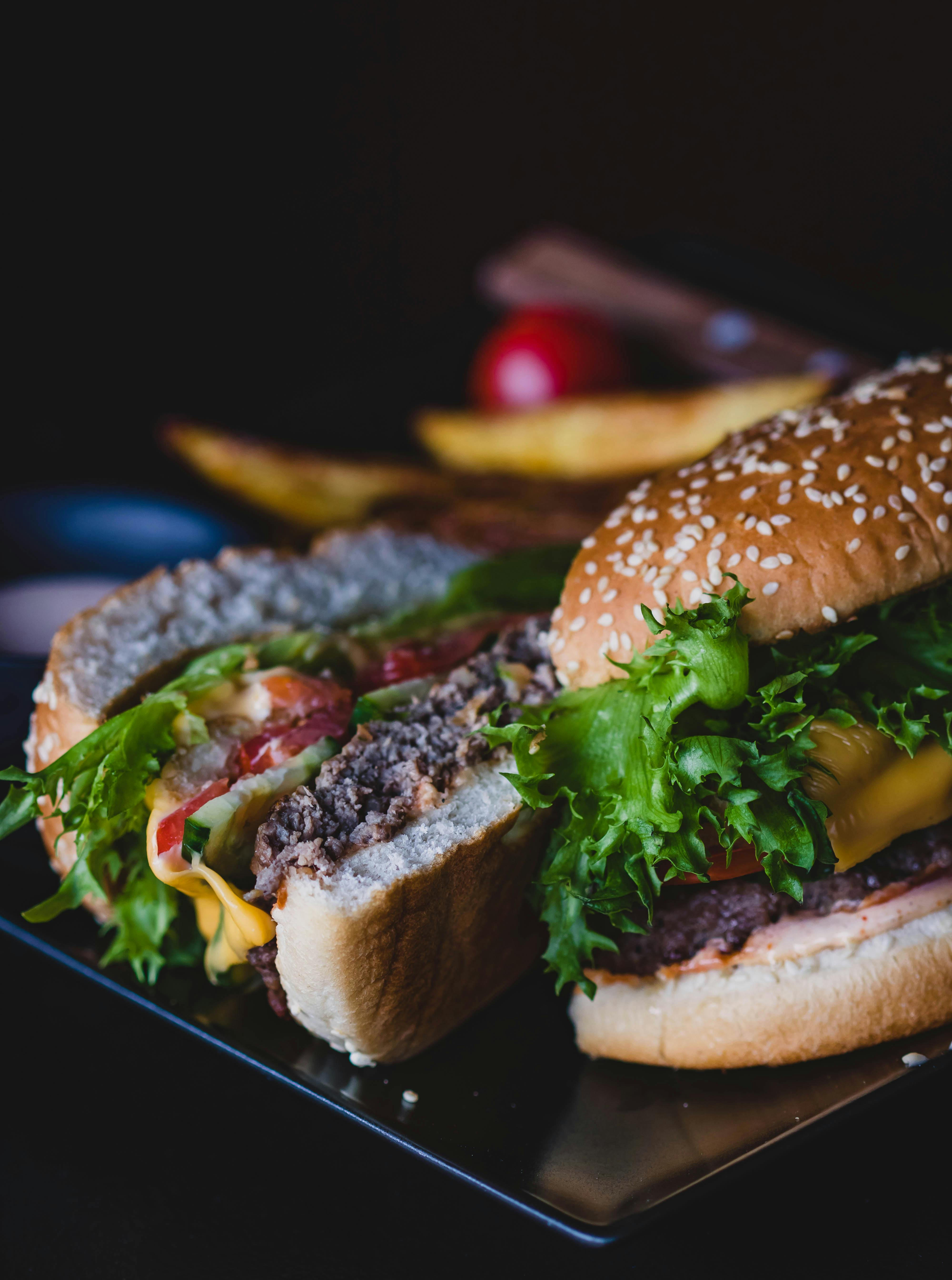 Sliced burger | Source: Pexels