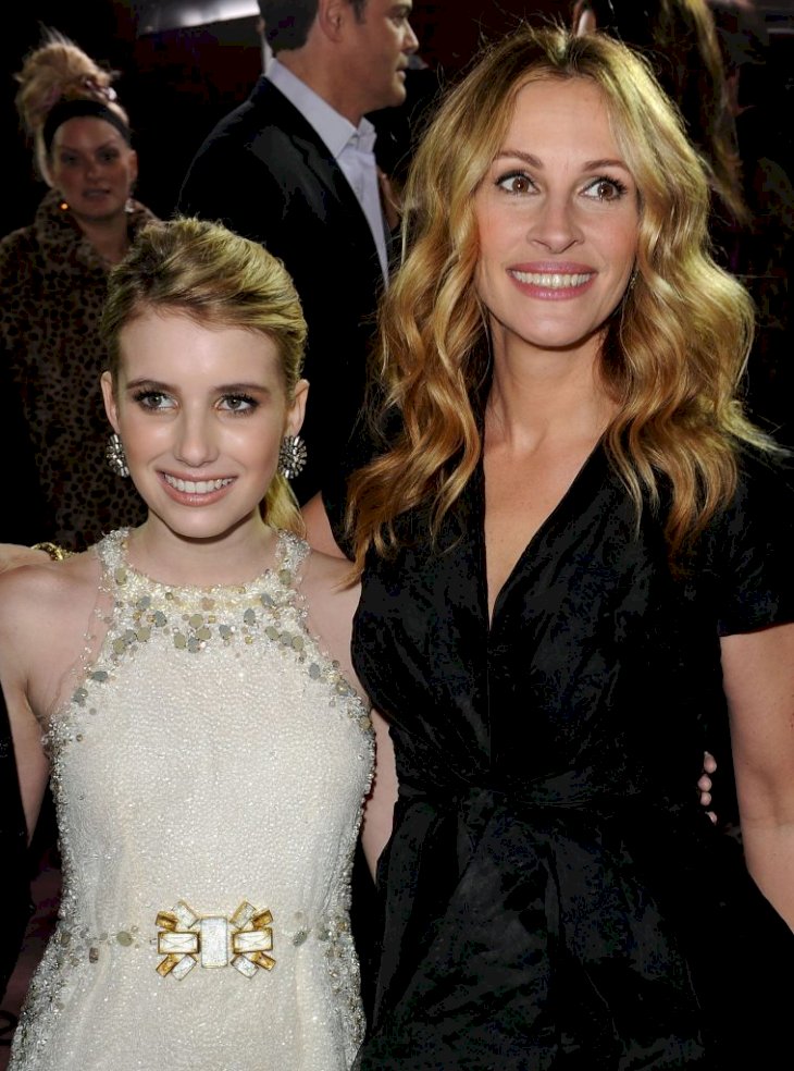 LOS ANGELES, CA - FEBRUARY 08: Actresses Emma Roberts (L) and Julia Roberts arrive at the premiere of New Line Cinema's 