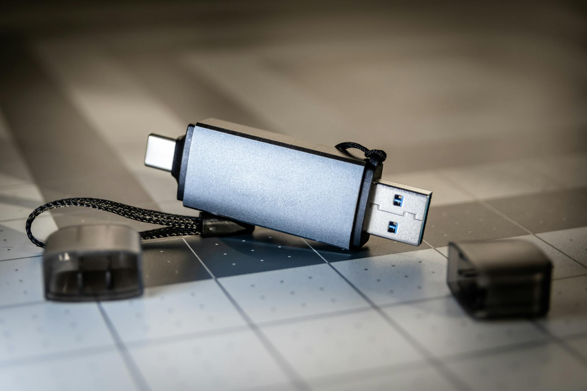 A flash drive | Source: Pexels