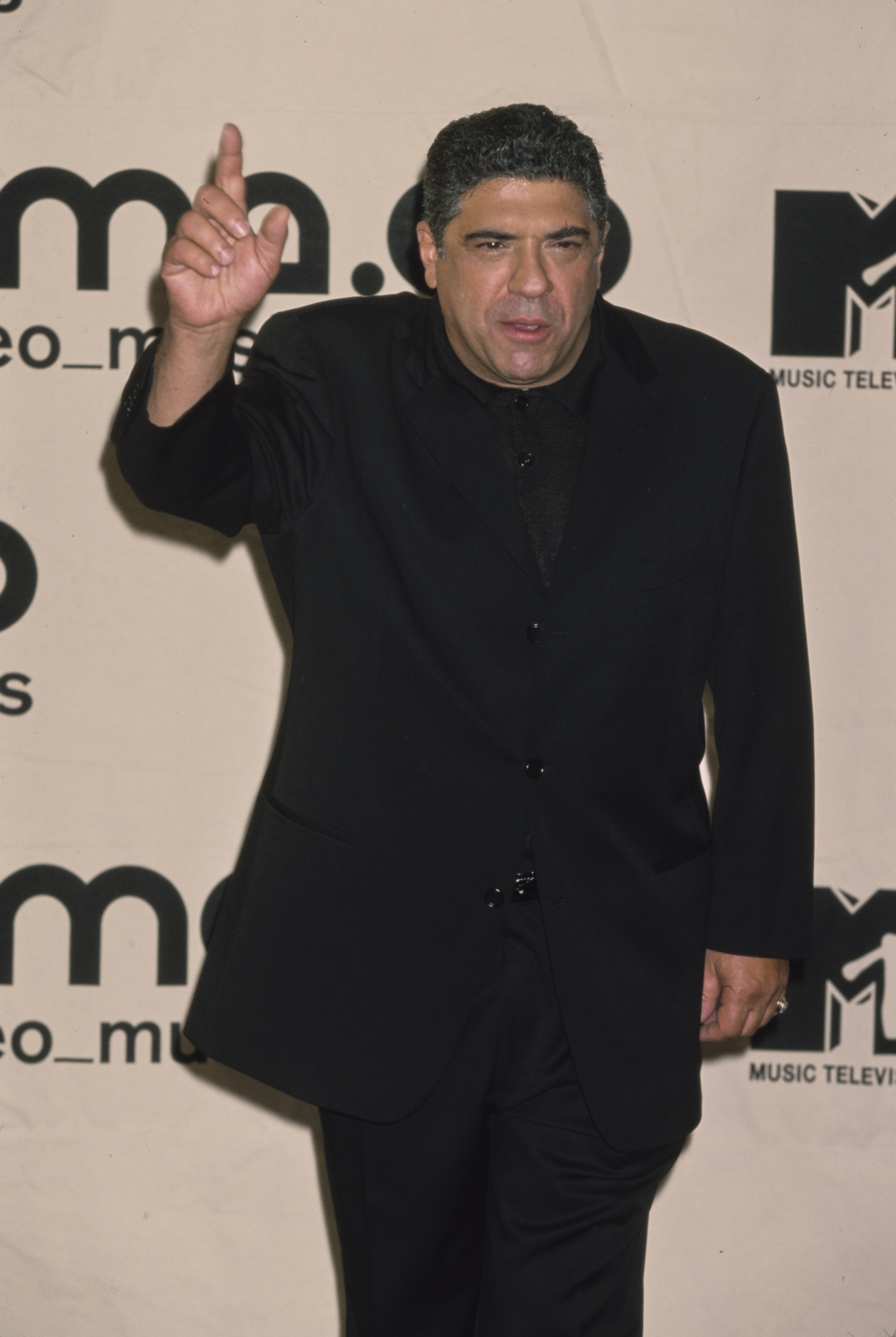 Vincent Pastore attends the 2000 MTV Movie Awards in Los Angeles. According to his longtime friend Stephen Villano, the actor remained busy well into his later years, with television appearances, premieres, performances with his band Gangster Squad, and other projects still on his calendar before his unexpected death. | Source: Getty Images