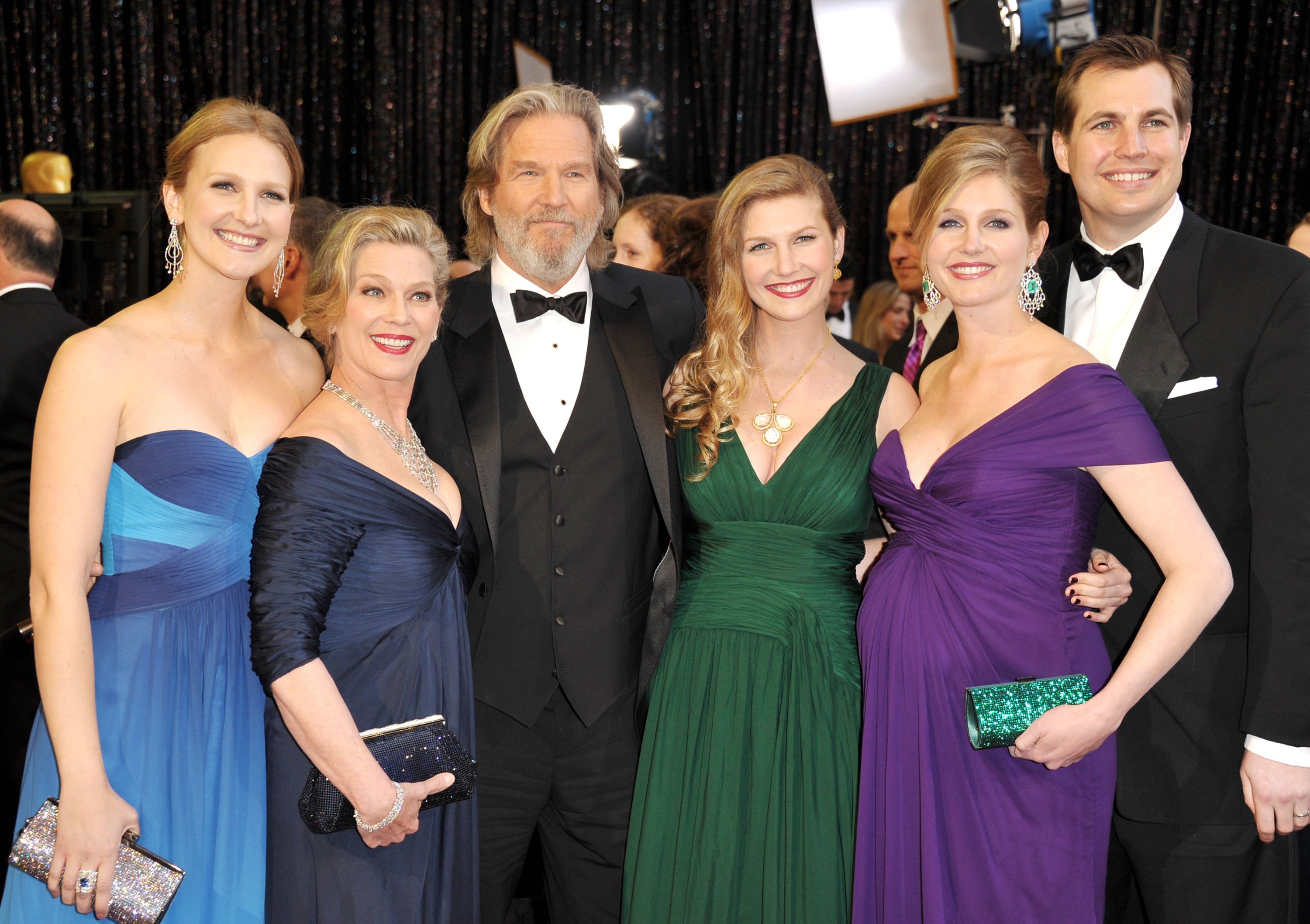 Jeff Bridges, Susan Bridges, and family arrive at the 83rd Annual Academy Awards on February 27, 2011. | Source: Getty Images