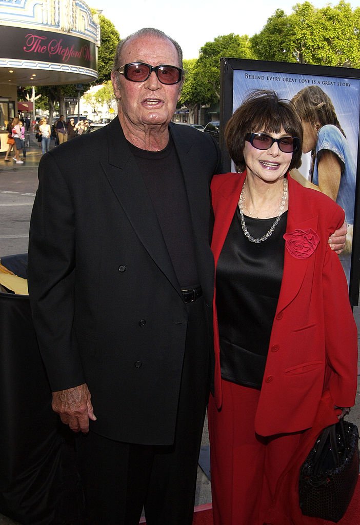 James Garner and wife Lois Clarke in Westwood, California in June 2004 | Photo: Getty Images 