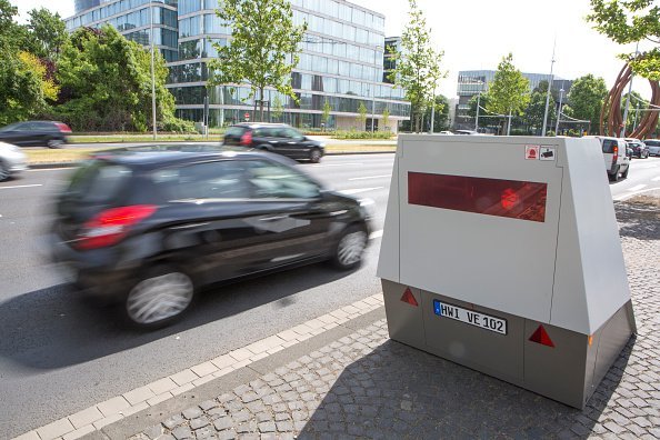 Speed control at a main road | Photo: Getty Images