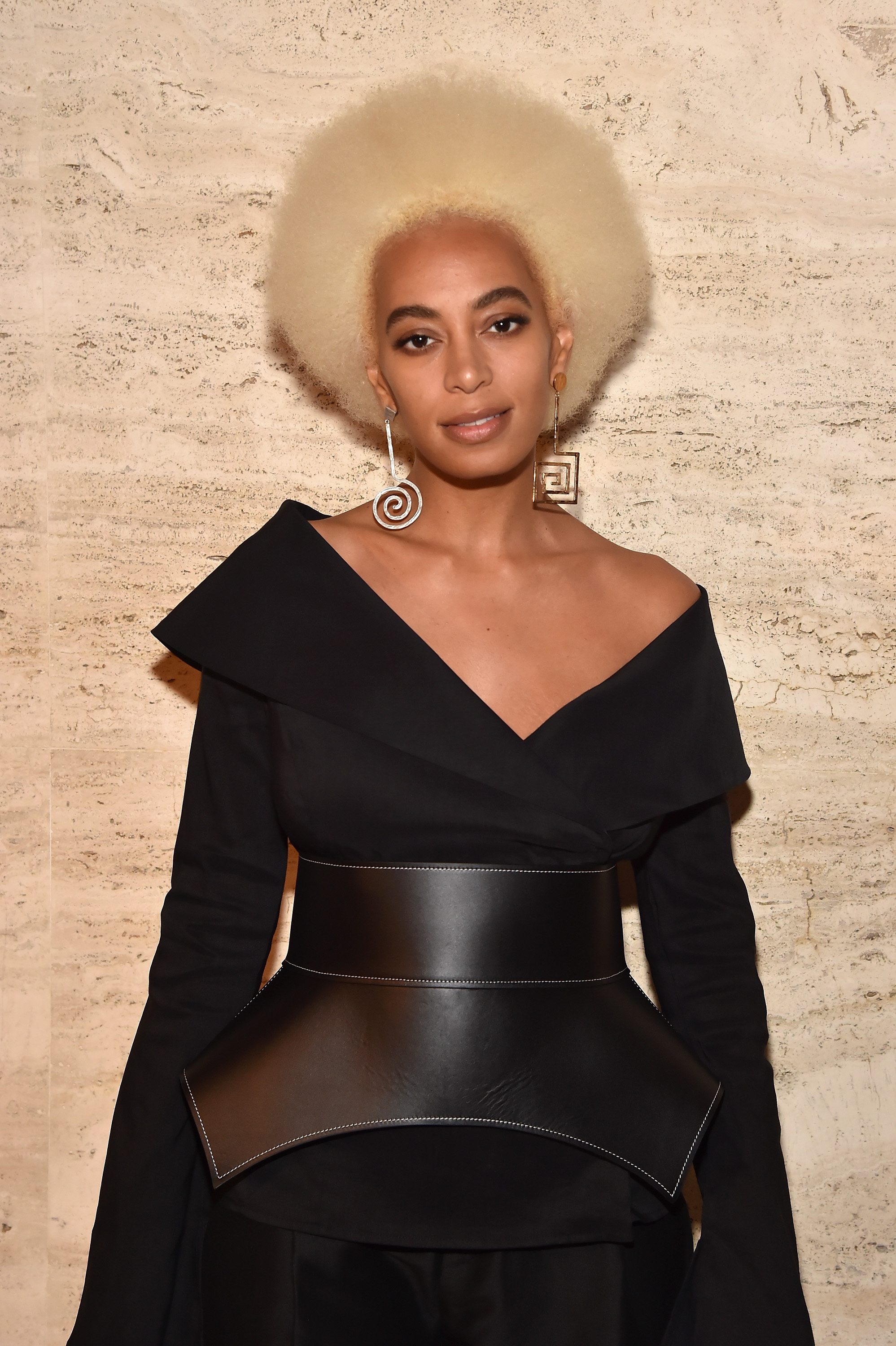 Solange attends the Stuart Weitzman FW18 Presentation and Cocktail Party at The Pool in New York City, on February 8, 2018 | Source: Getty Images