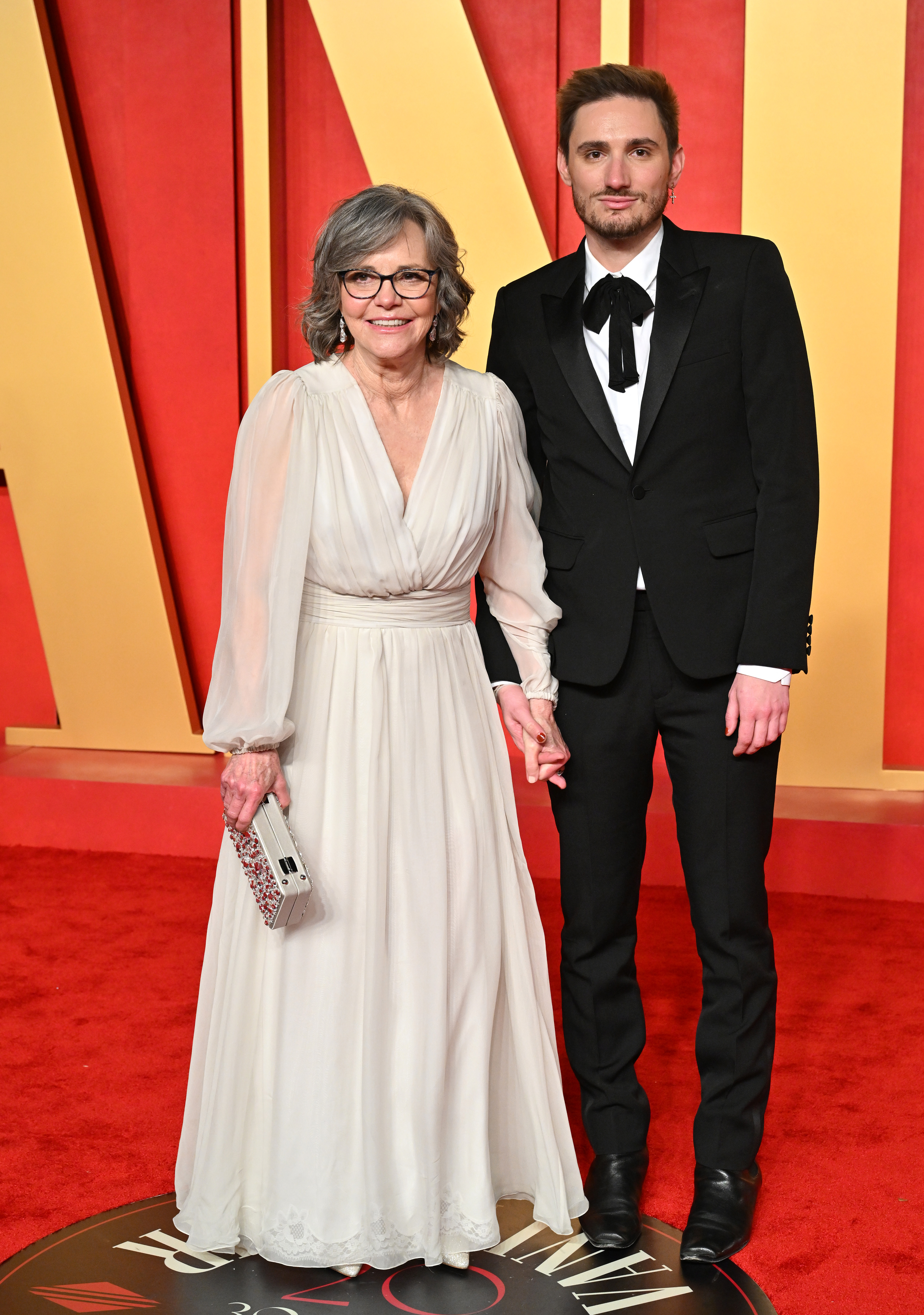 Sam and his mother attend the 2024 Vanity Fair Oscar Party on March 10, 2024 | Source: Getty Images