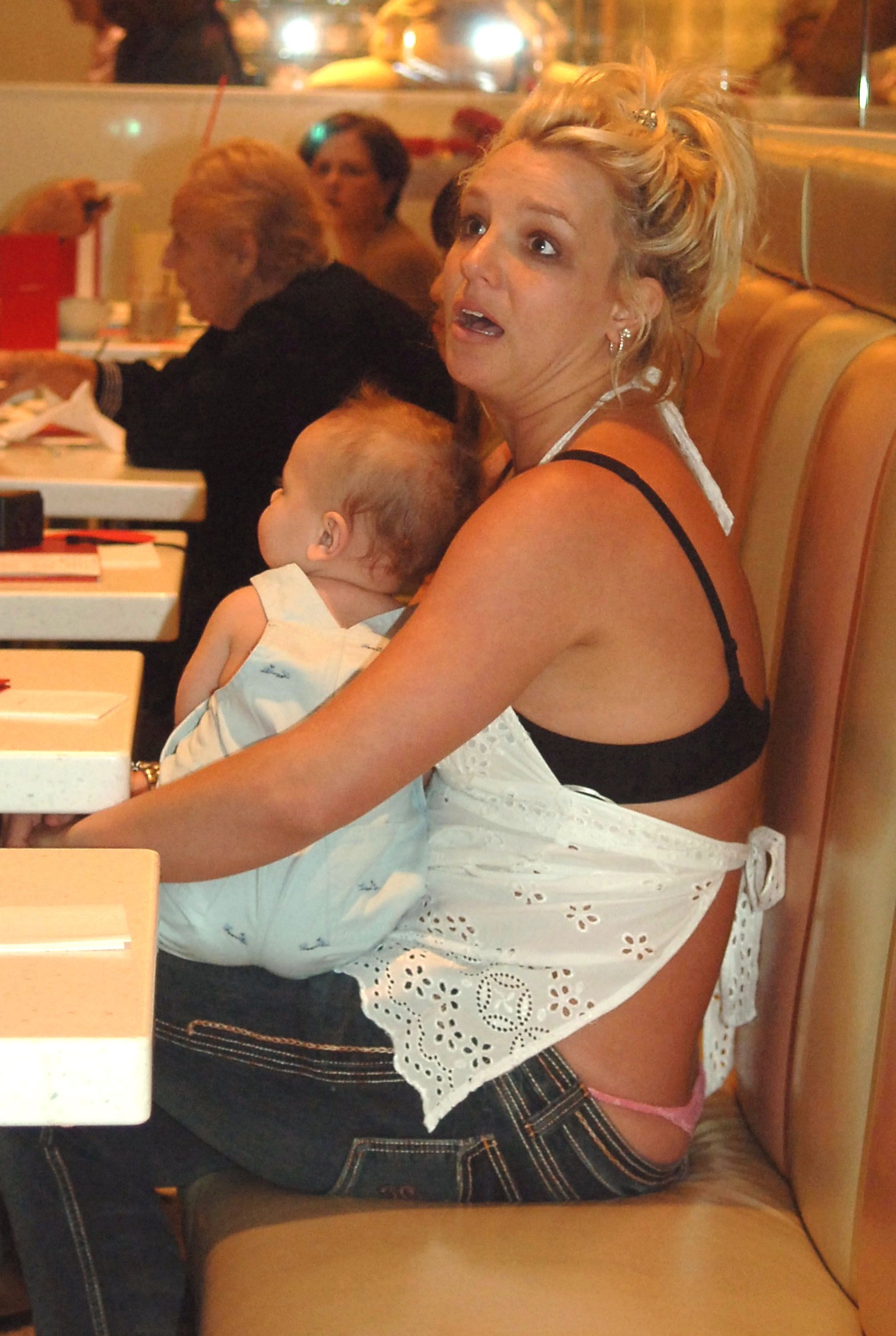 Britney Spears with her son Sean Federline in New York in May 2006 | Source: Getty Images