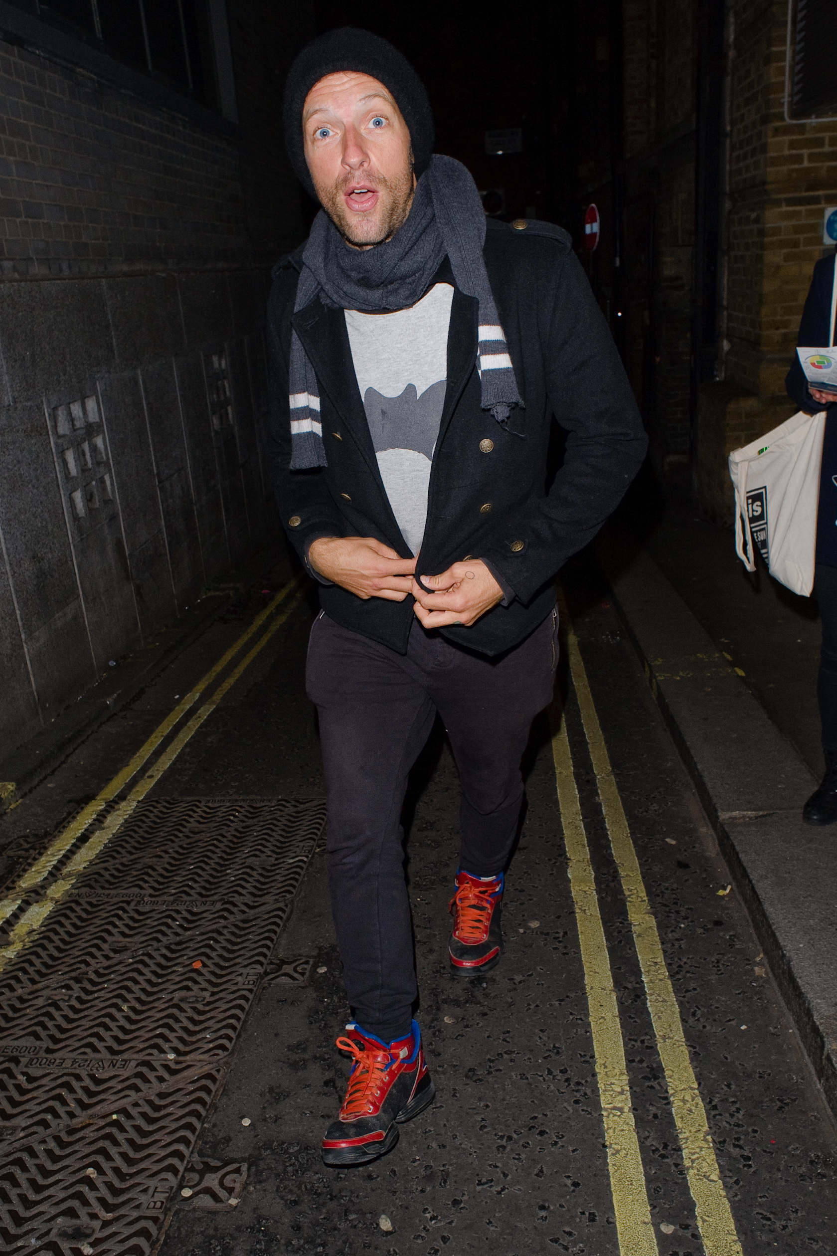 Chris Martin spotted in London, England on November 11, 2016 | Source: Getty Images