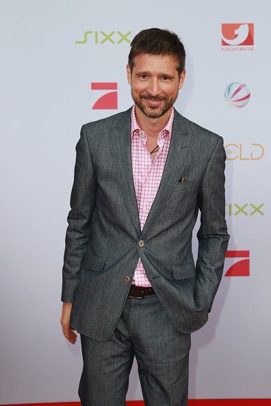 Andreas Türck - der deutsche Journalist, Schauspieler und Moderator bei der SAT1 und PRO7 Jahres-Pressekonferenz zur Programmpräsentation im Cruise Center Altona in Hamburg | Quelle: Getty Images