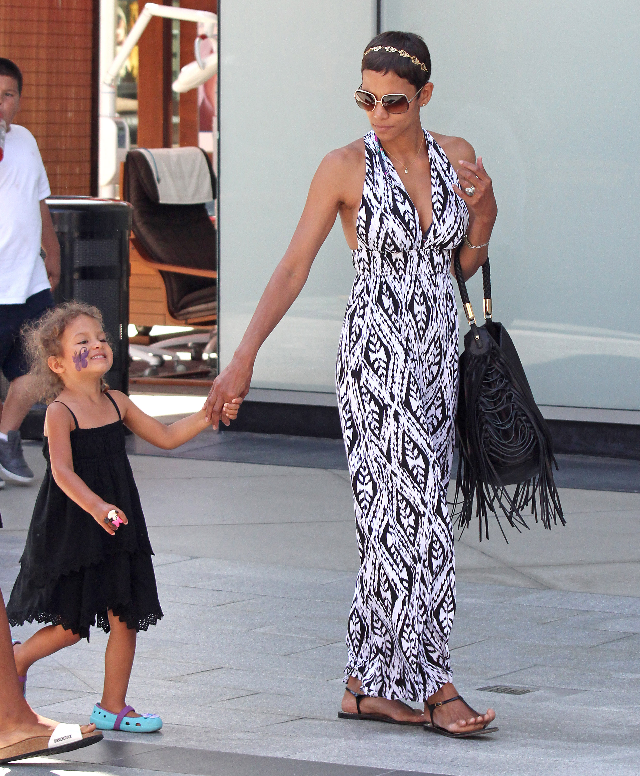 Halle Berry and Nahla Aubry in Century City on July 26, 2011 in Los Angeles, California | Source: Getty Images