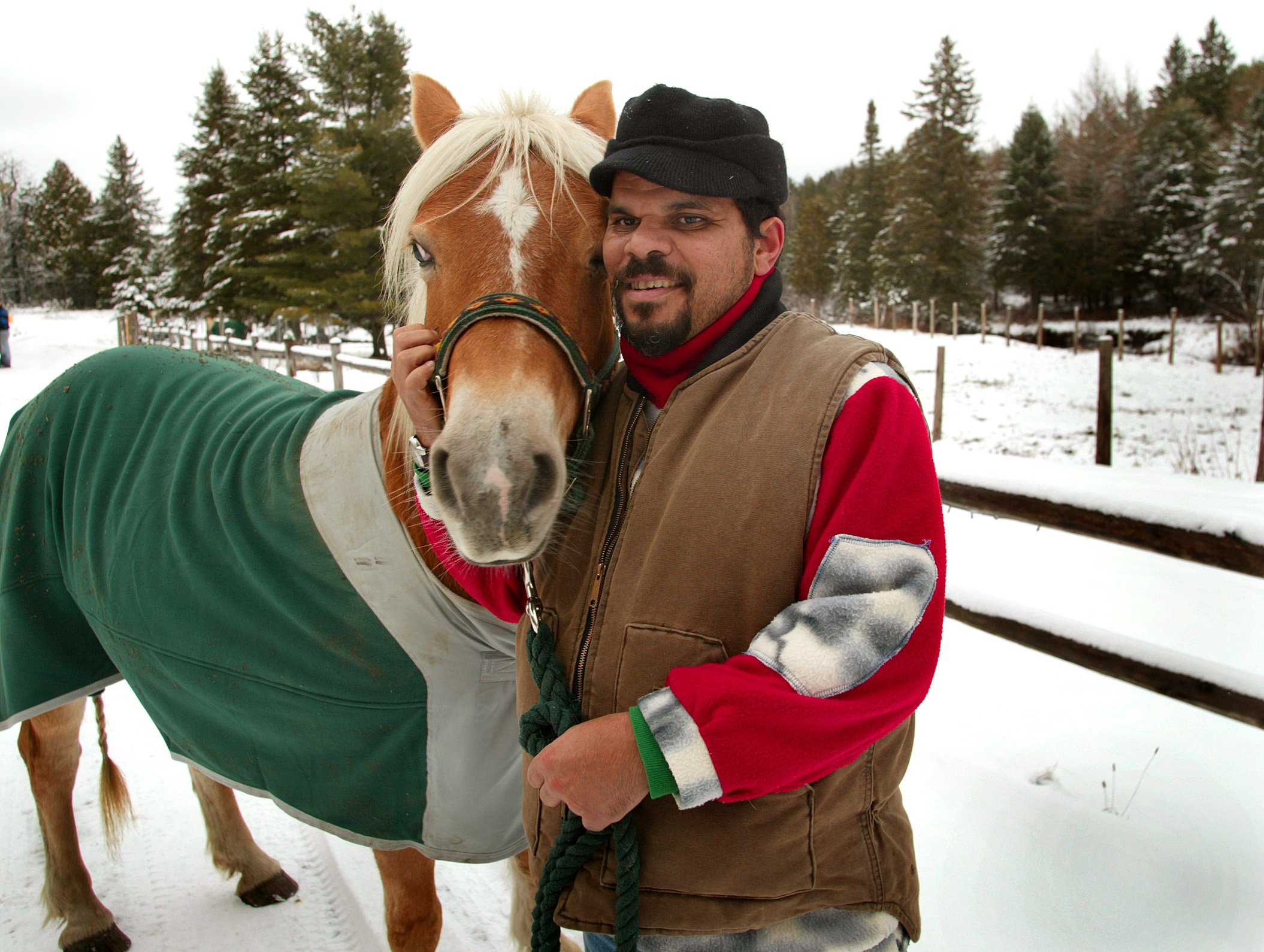 Luiz Guzman atıyla "sobota" 25 Kasım 2002, Cabot, Vt.  Kaynak: Getty Images