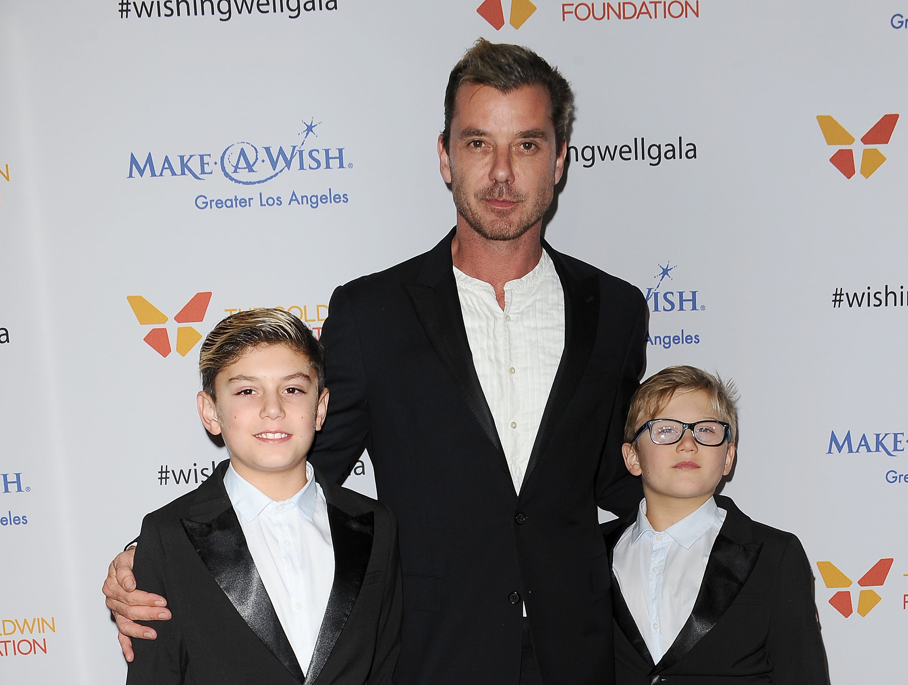 Gavin Rossdale attends the 4th Annual Wishing Well Winter Gala with his sons Kingston and Zuma in Los Angeles on December 7, 2016 | Source: Getty Images