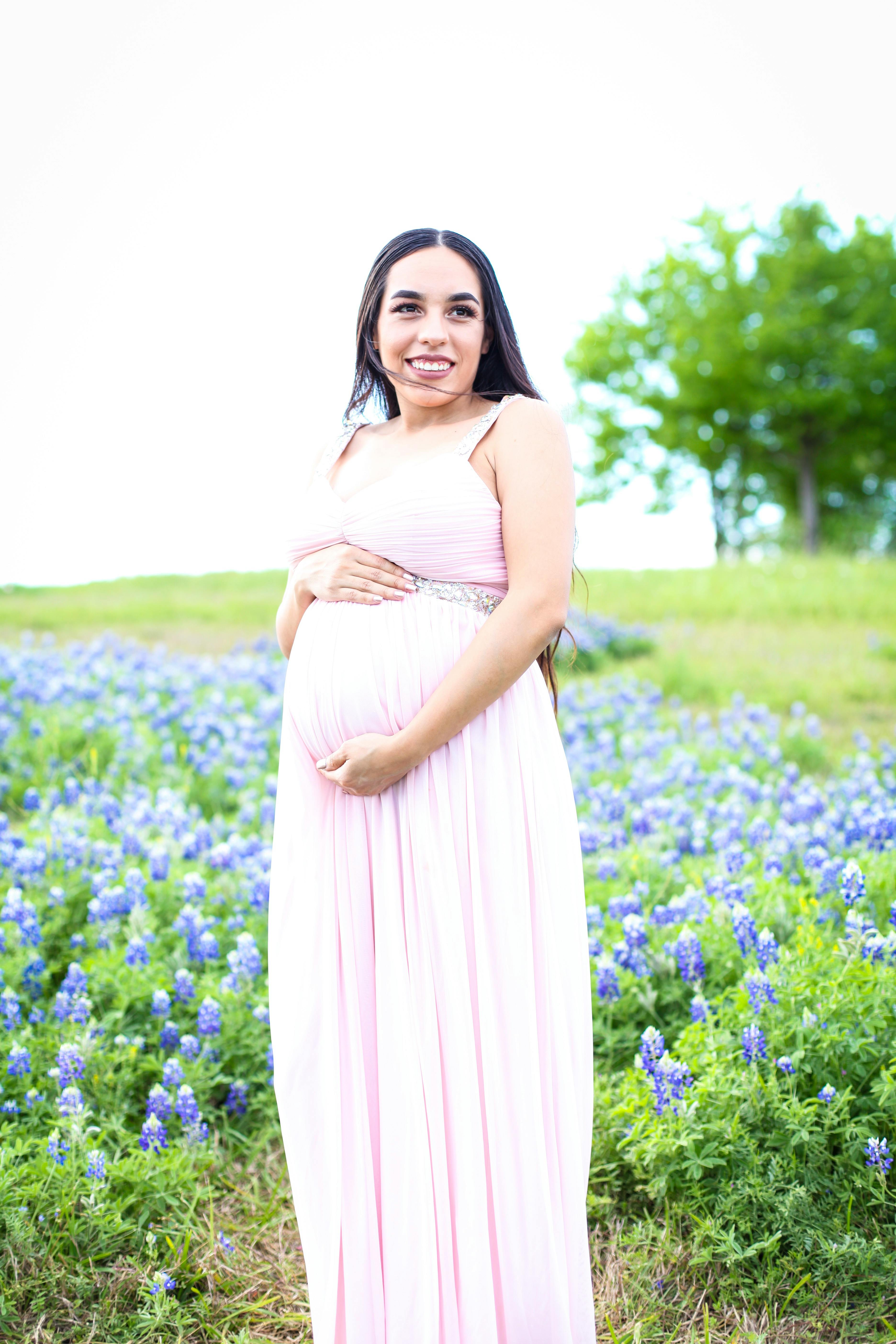 A smiling pregnant woman | Source: Pexels