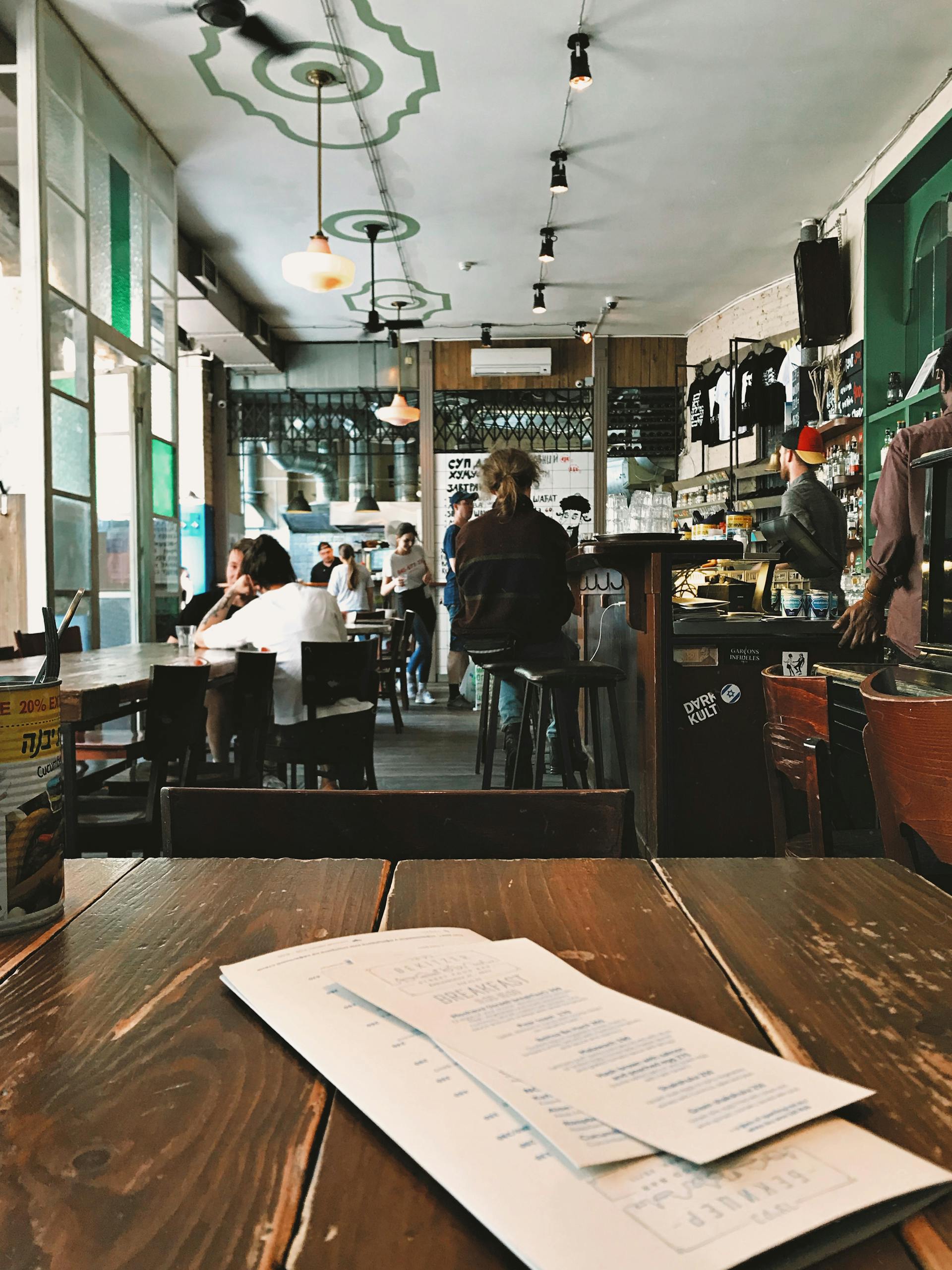 Inside a busy restaurant | Source: Pexels
