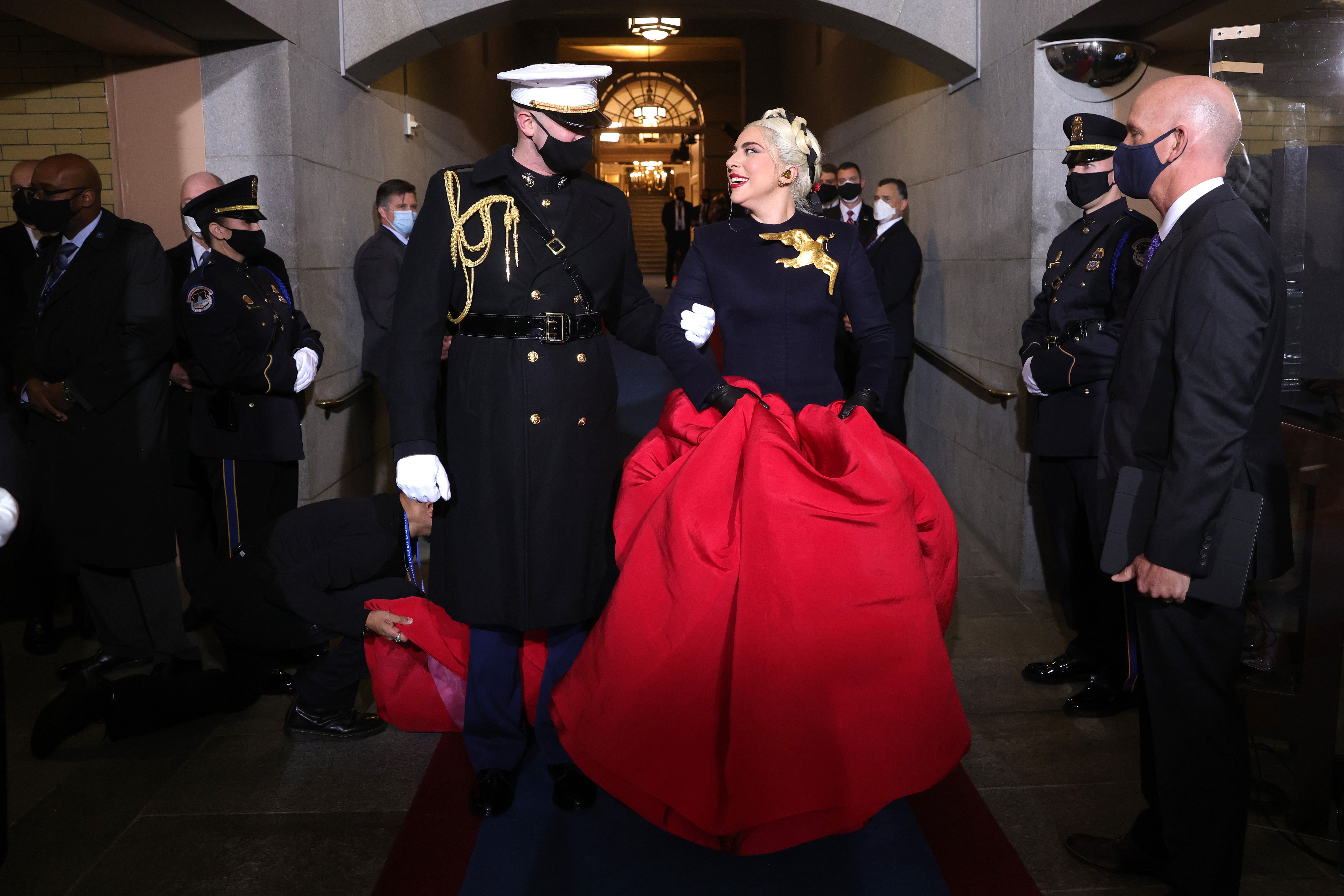 Lady Gaga durante la 59ª inauguración presidencial, el 20 de enero de 2021 en el Capitolio de los Estados Unidos en Washington, DC. | Foto: Getty Images