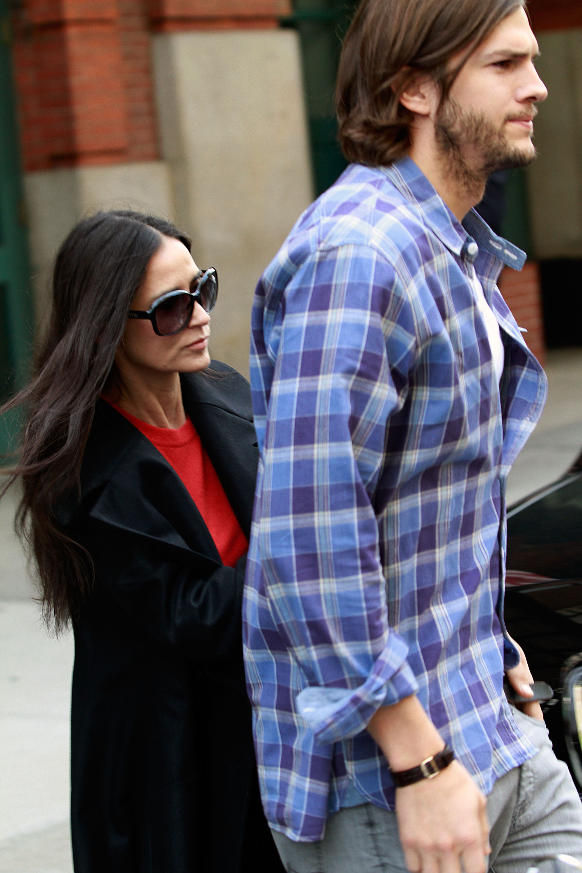 Demi Moore and Ashton Kutcher spotted out in New York City on May 3, 2011. | Source: Getty Images