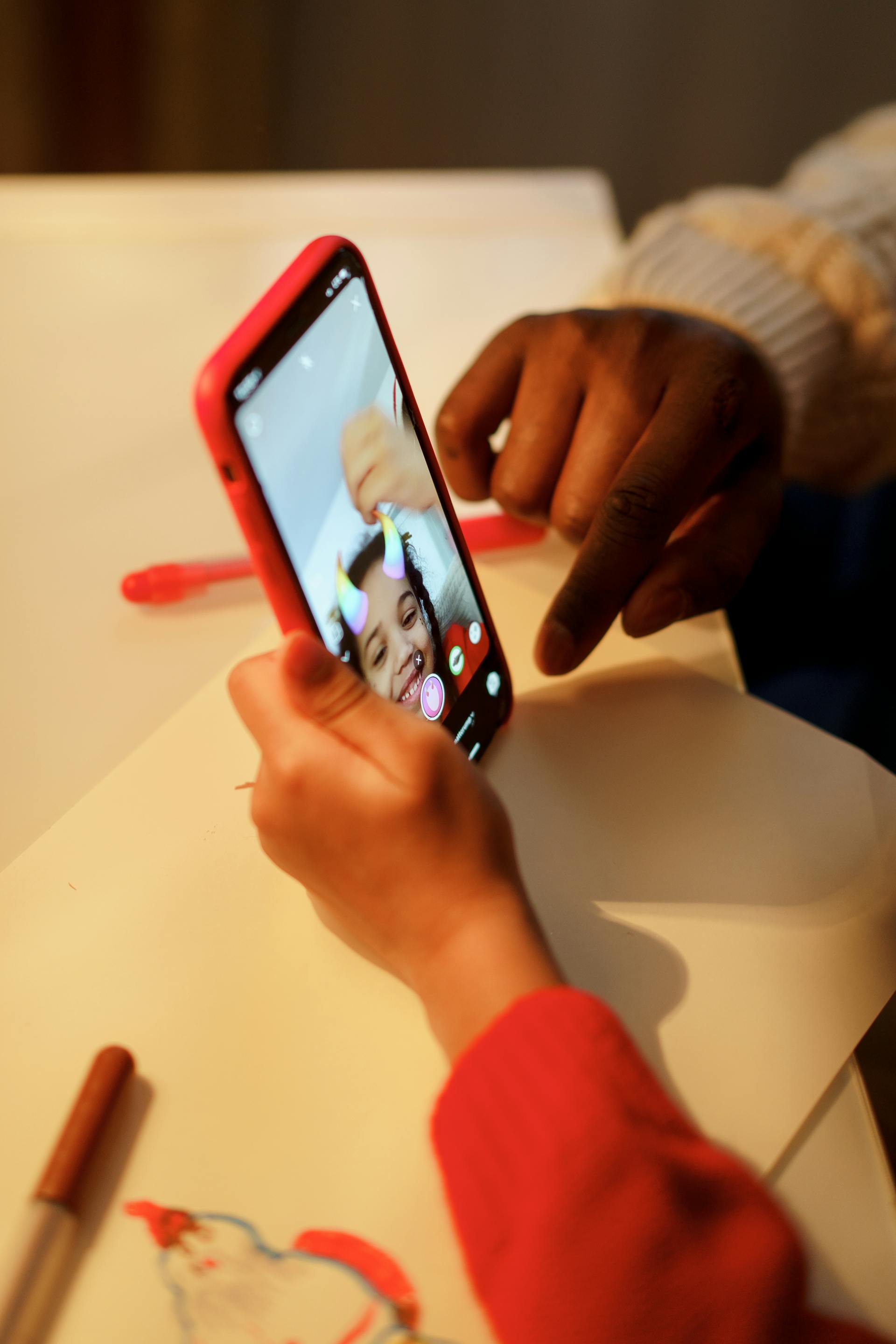 A little girl taking her selfie | Source: Pexels